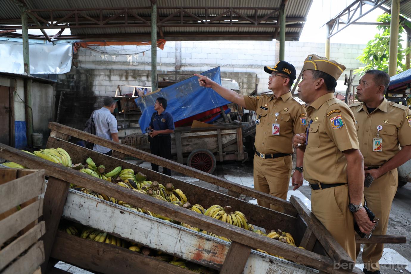 2.Wali Kota Tinjau Pasar Minggu