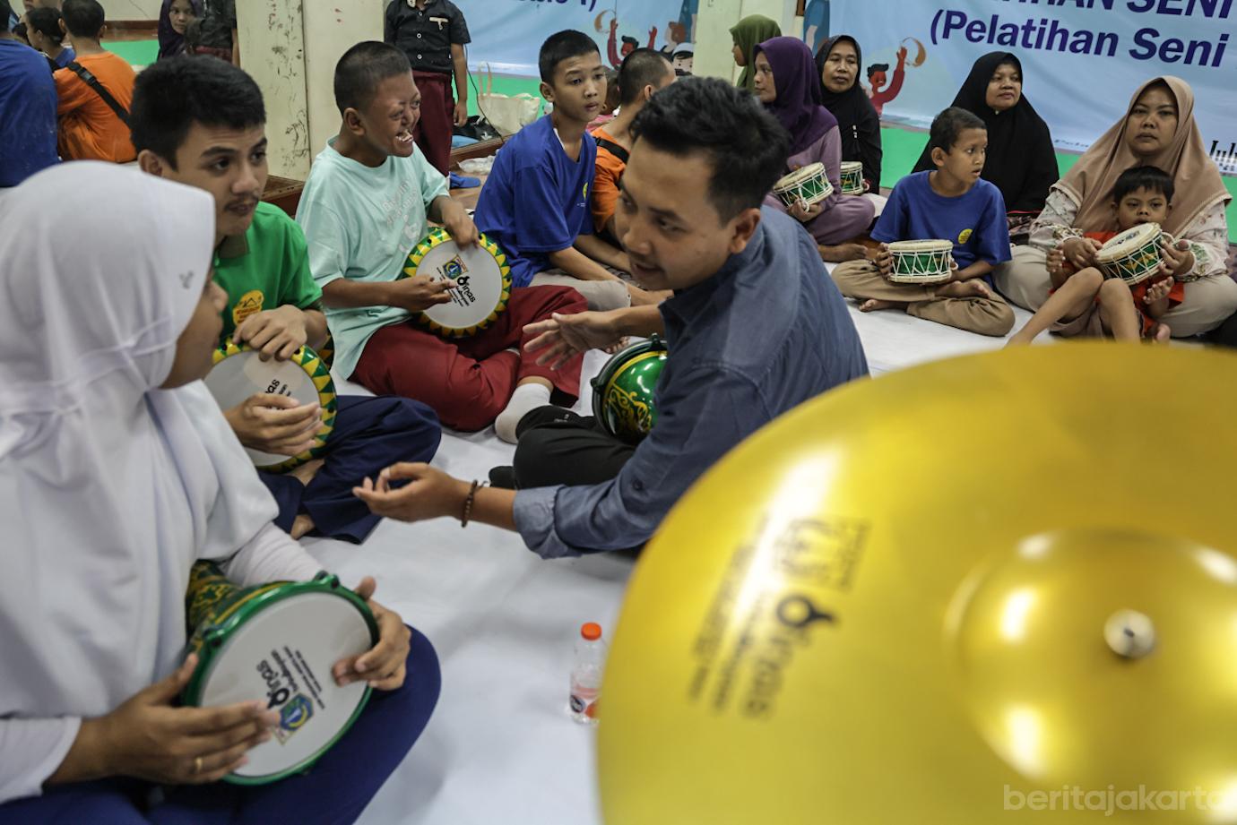 50 Penyandang Disabilitas Ikuti Pelatihan Seni Musik Marawis 3