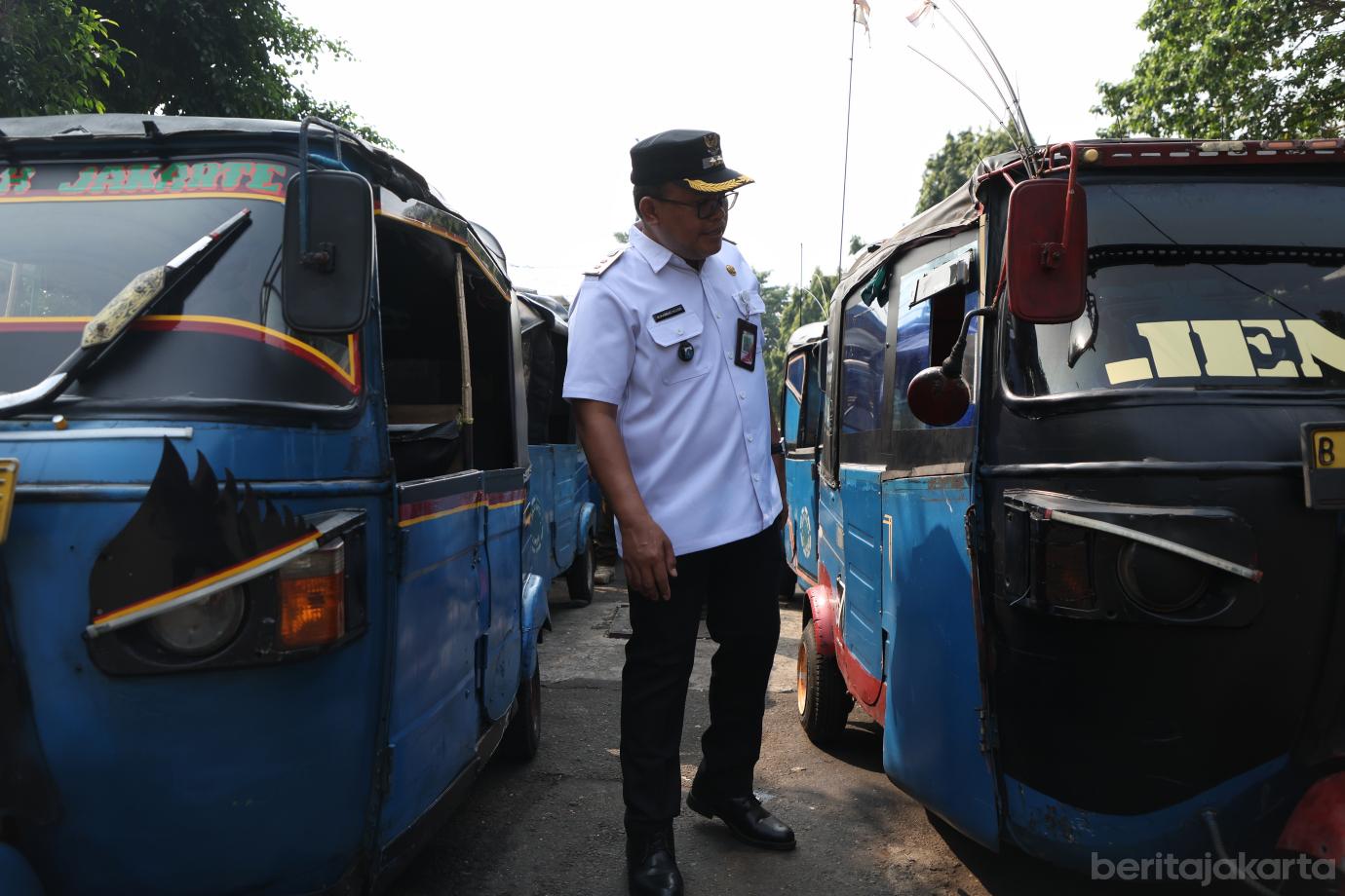3.Kelurahan Bukit Duri Tertibkan Bangunan dan Parkir Liar dalam Program Rabu Tertib