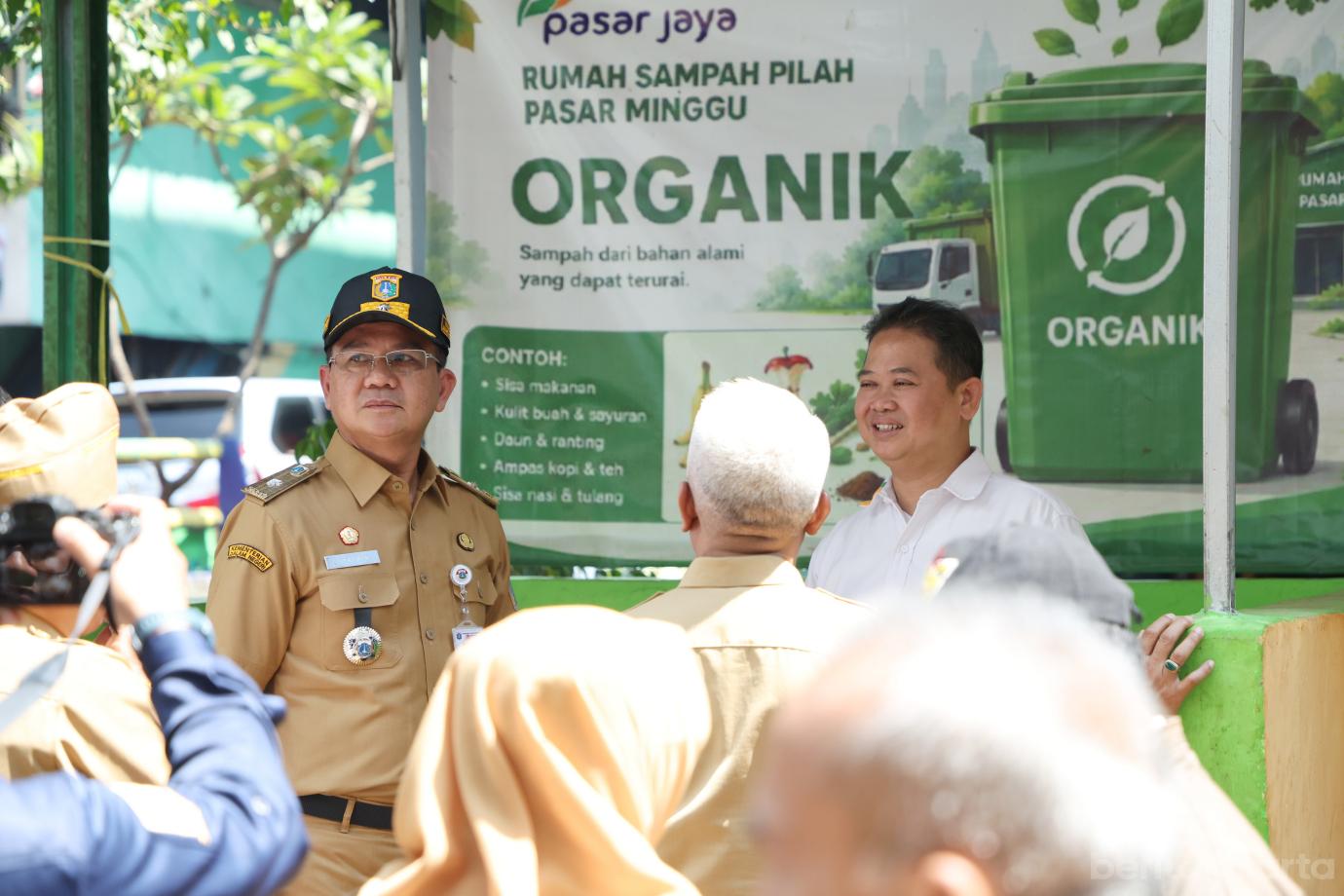 9.Wali Kota Tinjau Pasar Minggu