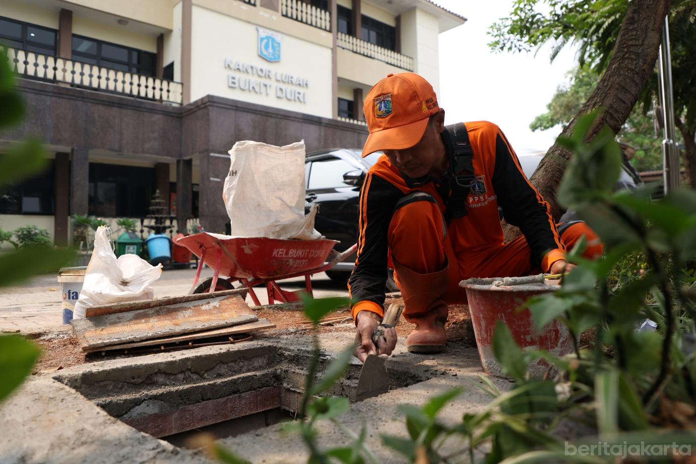 2.Kelurahan Bukit Duri Gencarkan Pembuatan Teba Modern dan Lubang Biopori (1)
