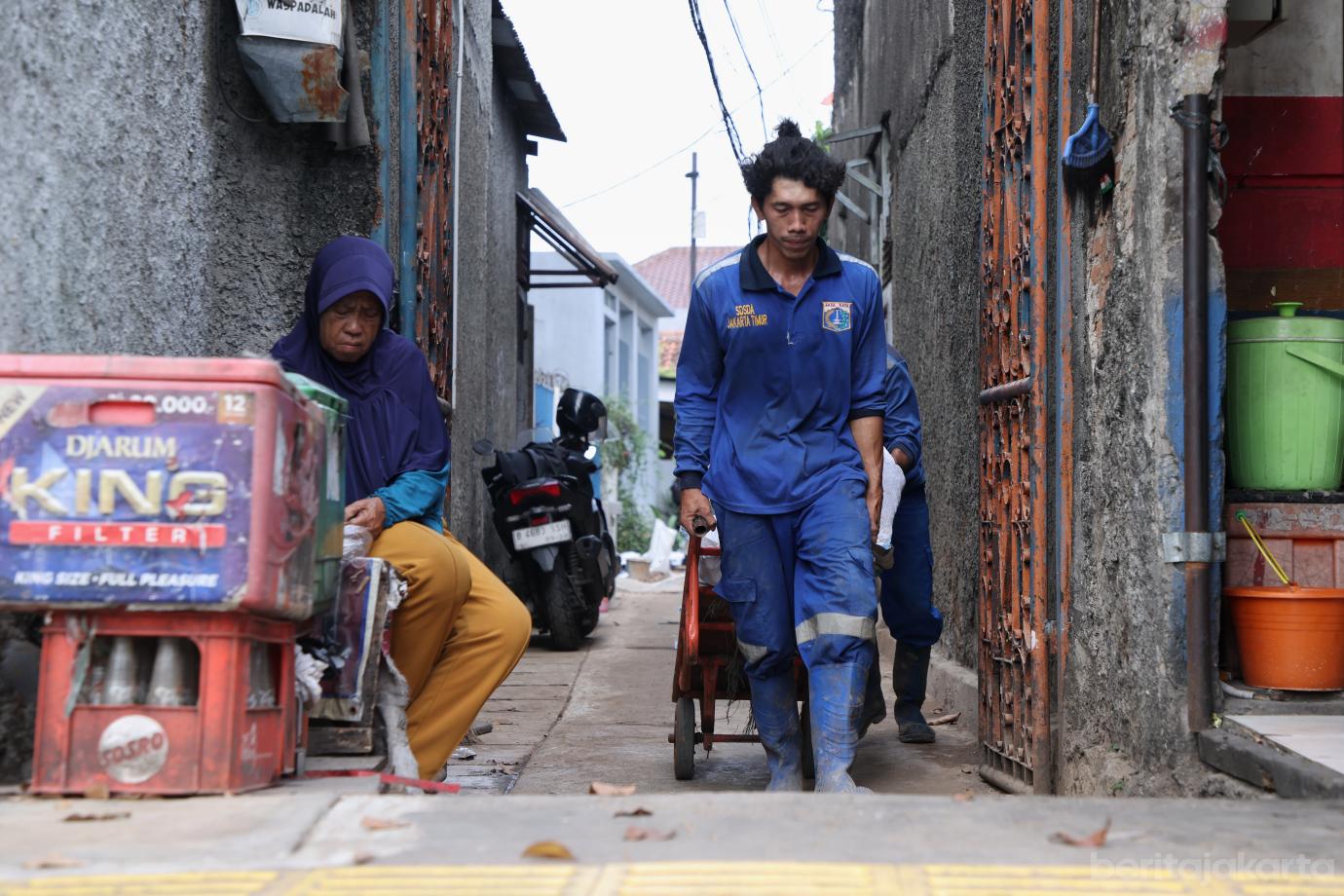 4.Satpel SDA Jatinegara Bangun Saluran Air Sepanjang 86 Meter