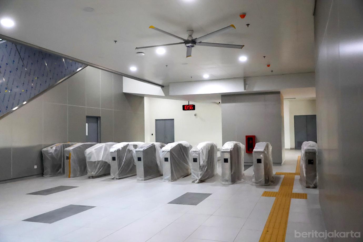 4 pram tinjau lrt 2