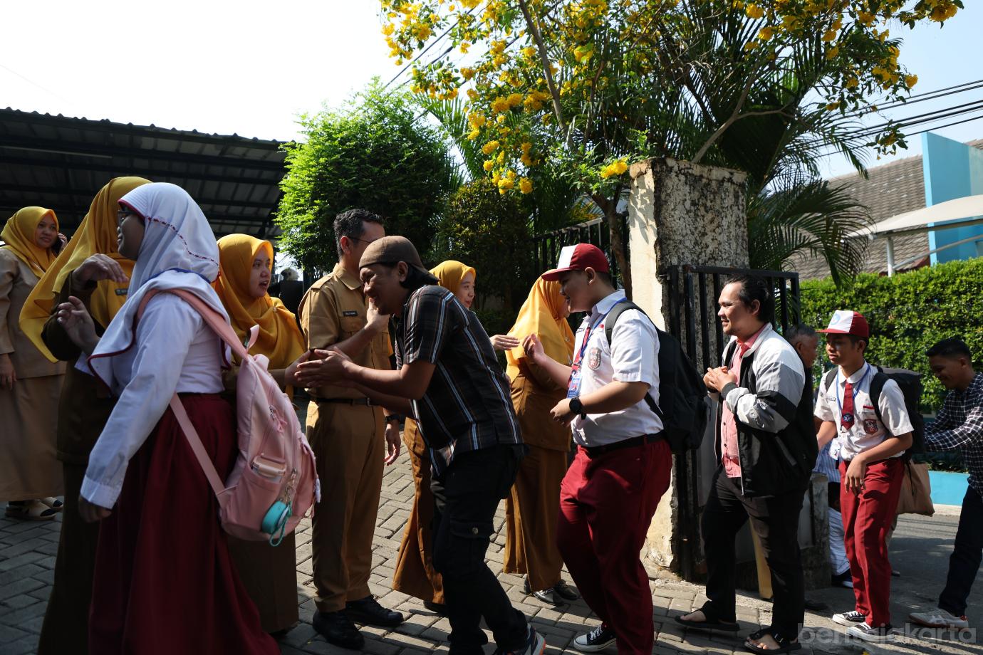 1.Hari Pertama Sekolah di SLBN 02 Lenteng Agung