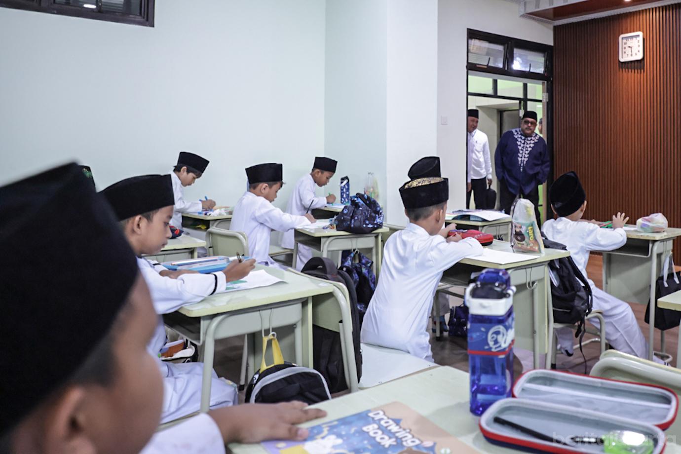 Rano Karno Resmikan Kampung Quran Rusun Penjaringan 4