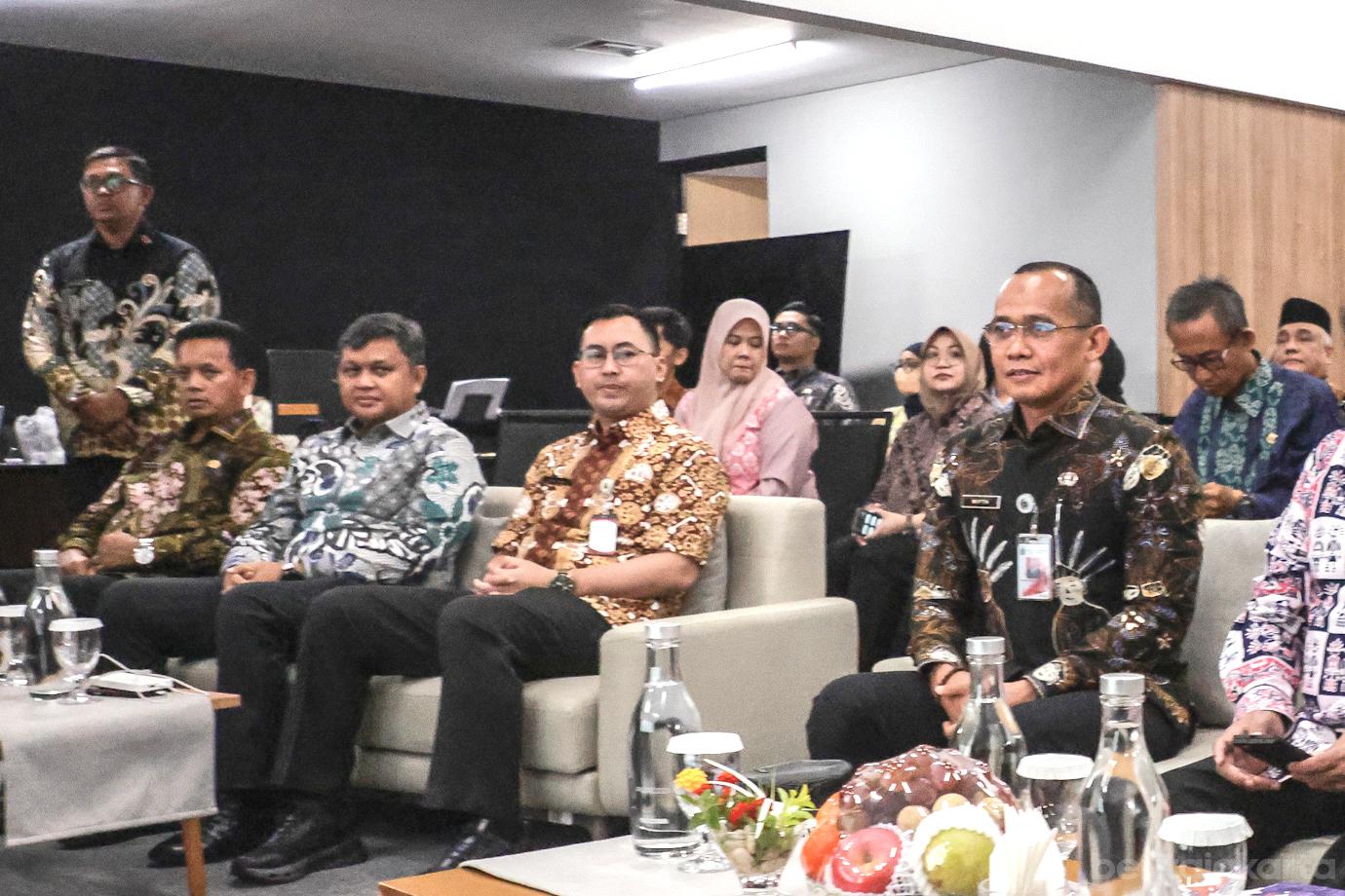3 DKI Jakarya dan 5 Kota Aglomerasi Tandatangani PKS Jabodetabek Connected 2c (1)