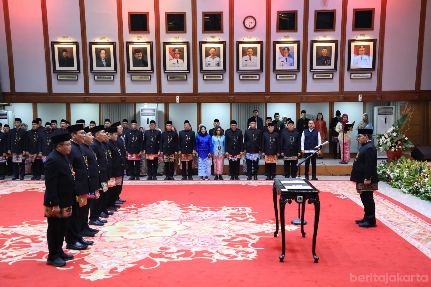 1.Gubernur Lantik Tujuh Pejabat Eselon Dua