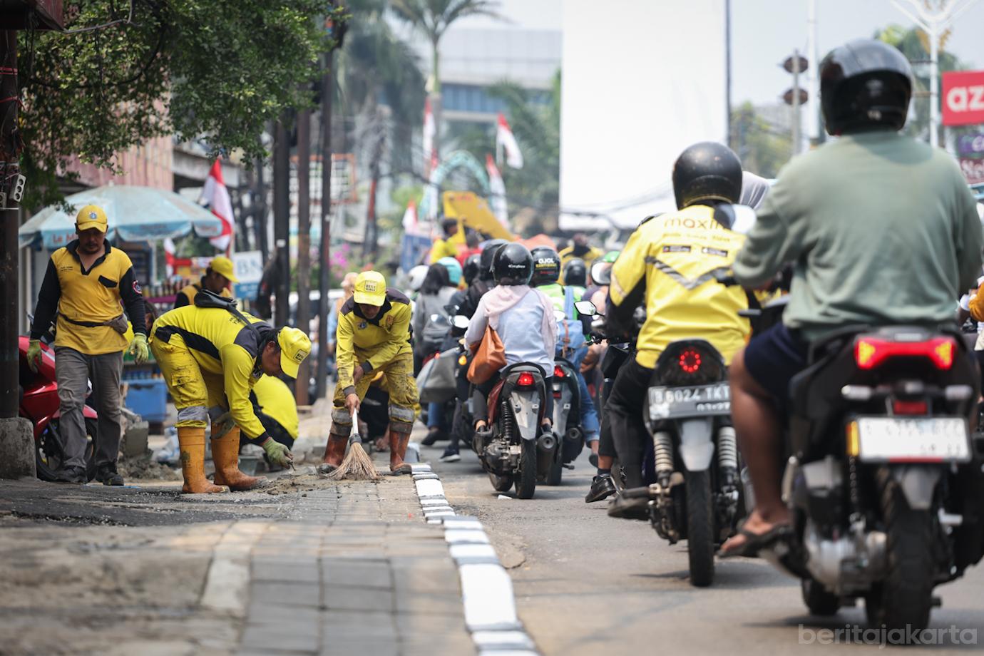 Trotoar Jalan Raya Bogor 2