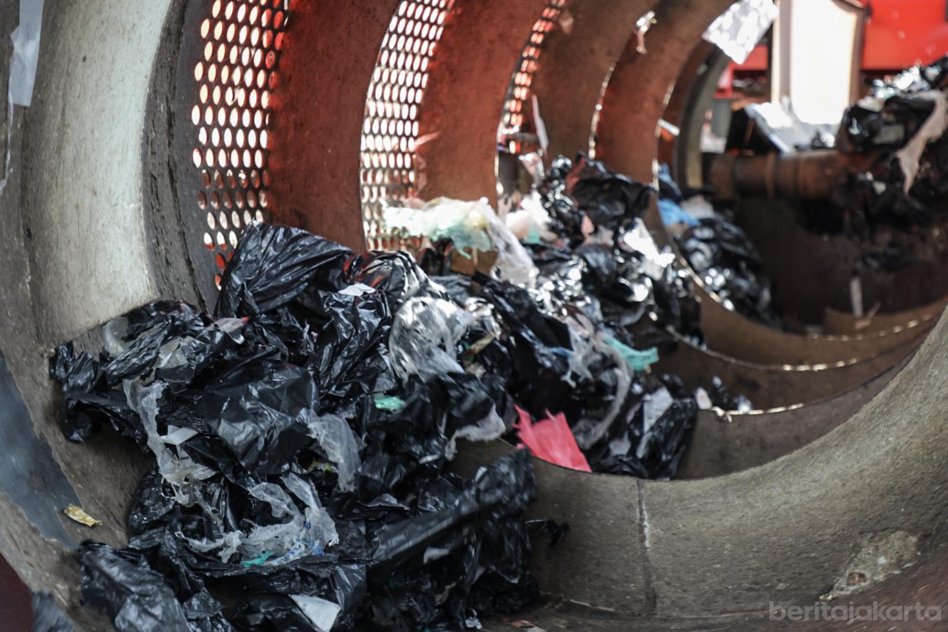 Optimalisasi Pengolahan Sampah di TPS 3R Tanah Sereal 5