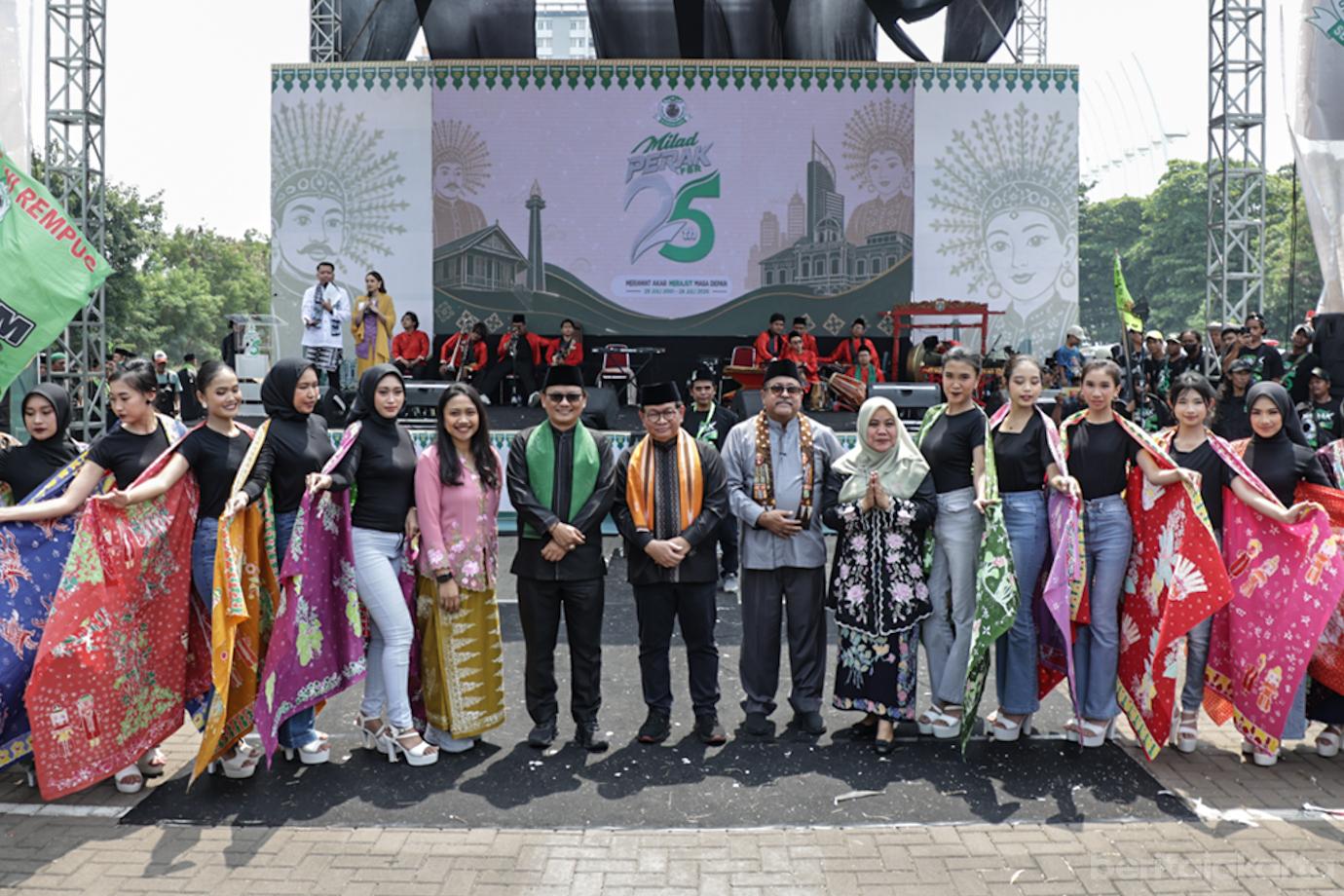 Pramono Pergub Lembaga Adat Betawi HUT FBR 8