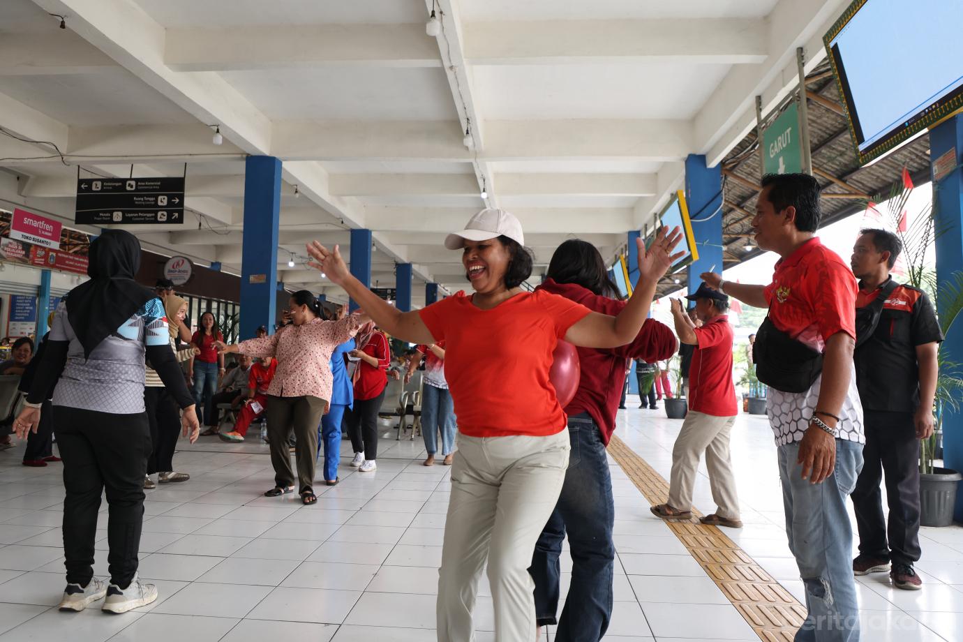 3.Lomba Kemerdekaan di Terminal Kampung Rambutan