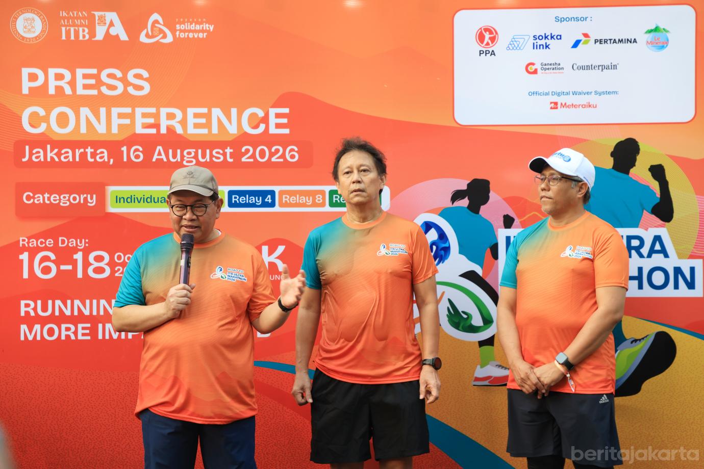 3.Pramono Lepas Peserta Road to ITB Ultra Marathon 2026