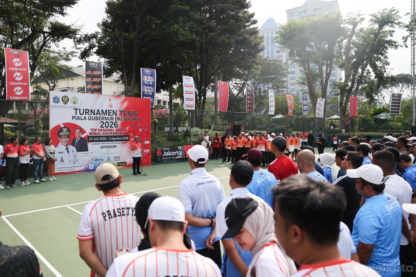 Pembukaan Tenis Piala Gubernur 4