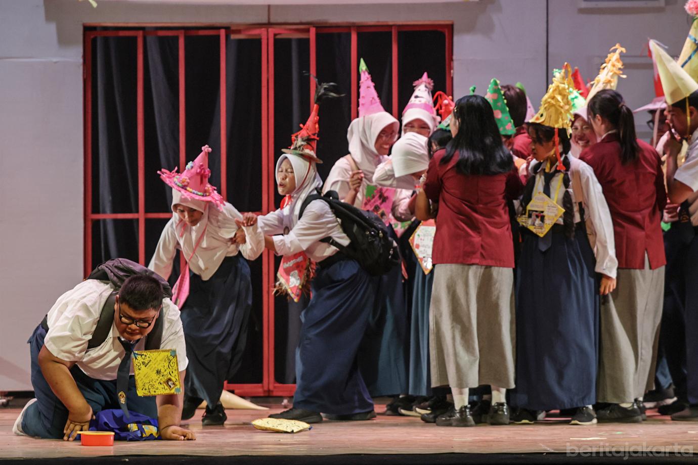 FTP Jakarta Barat Hadirkan Pementasan Teater Quantum  Gajah   2e