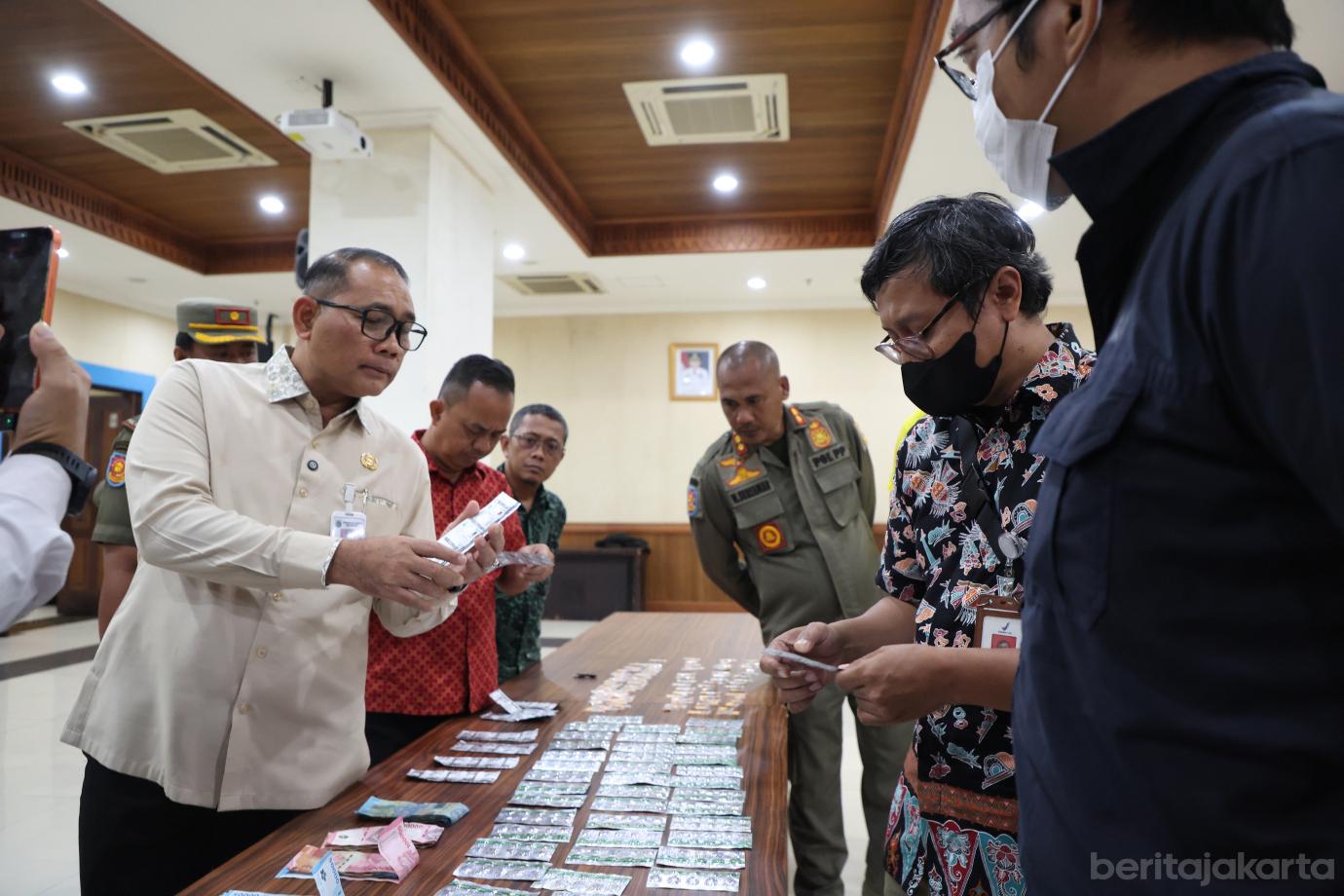 8.Satpol PP Jakarta Pusat Razia Pengedar Tramadol