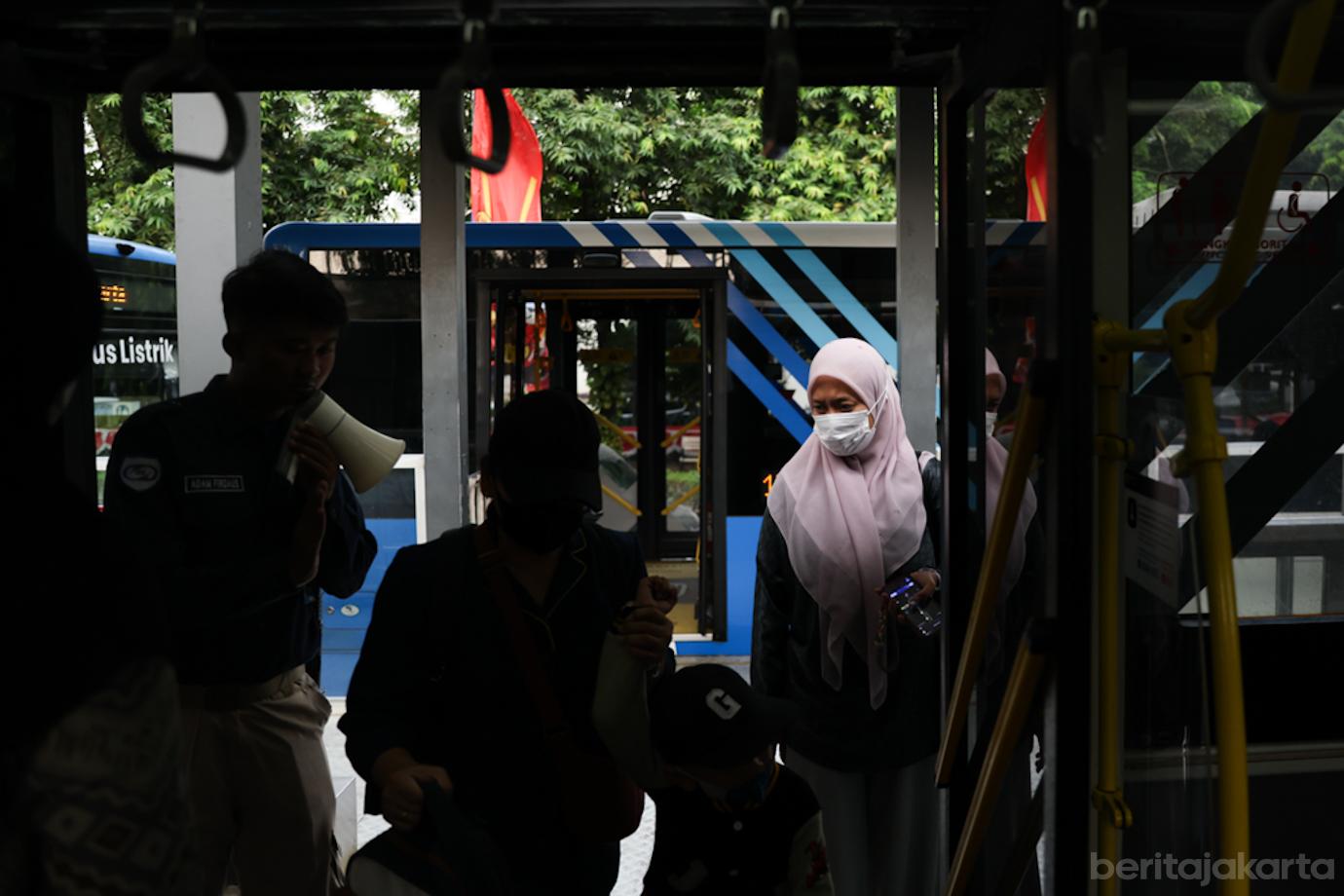 Kenaikan Pengguna Transum Jakarta 7