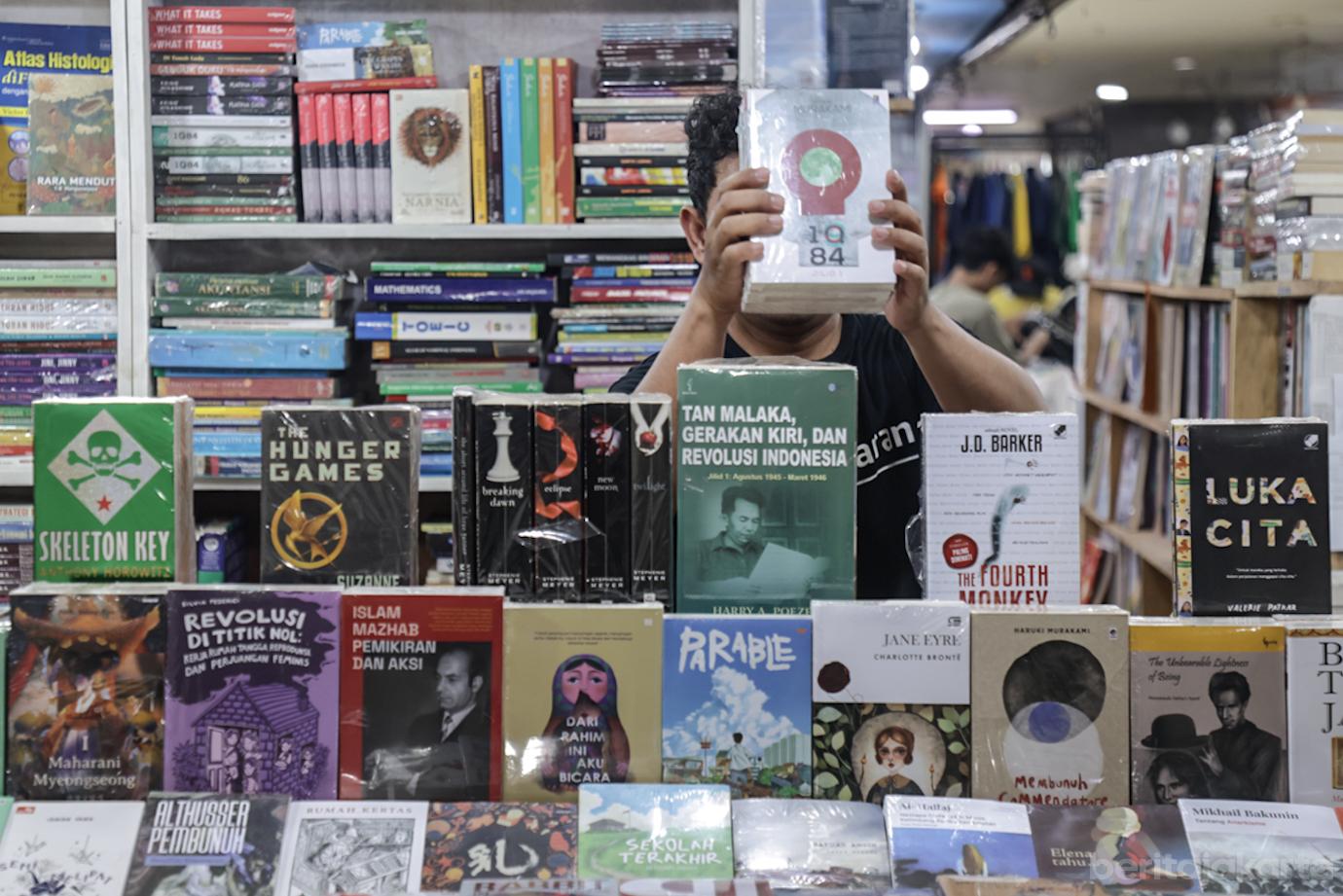 Berburu Buku Bekas di Basement Blok M Square 3