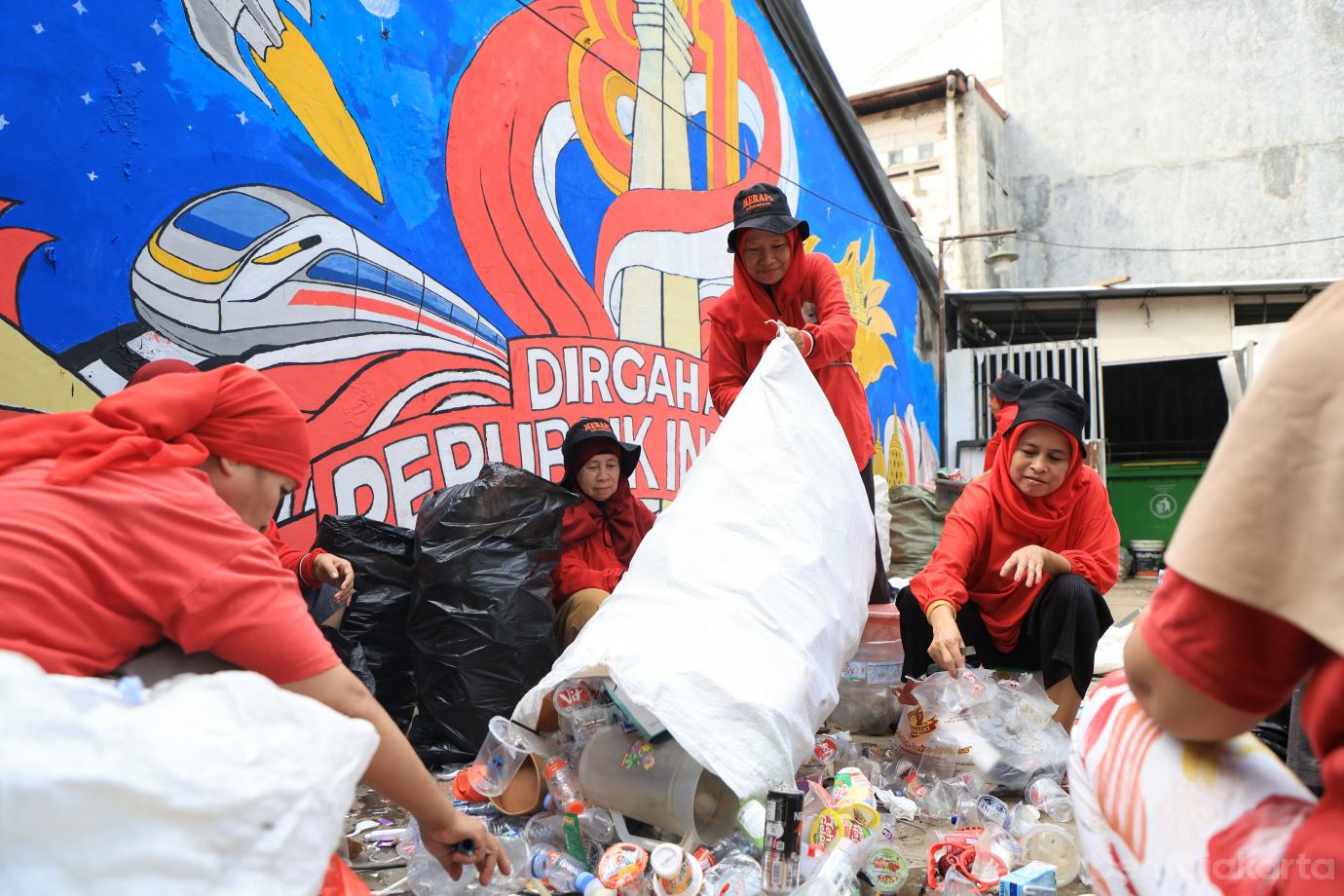 3.Bank Sampah Al Hidayah Kelola 300 Kilogram Sampah per Bulan