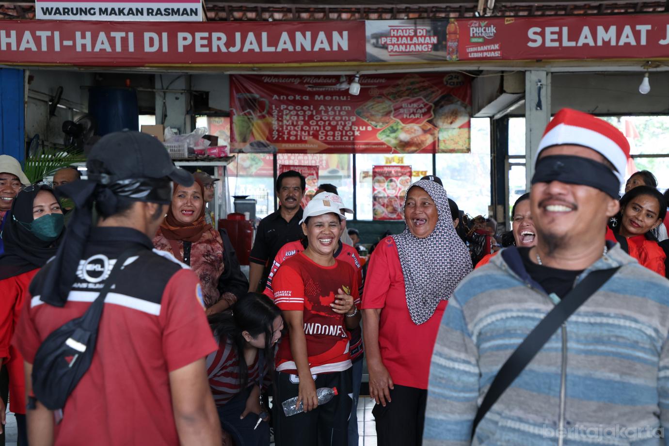 4.Lomba Kemerdekaan di Terminal Kampung Rambutan