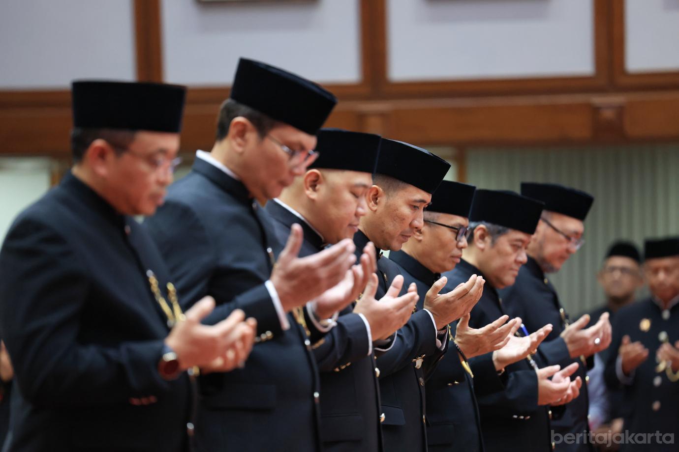 5.Gubernur Lantik Tujuh Pejabat Eselon Dua (1)