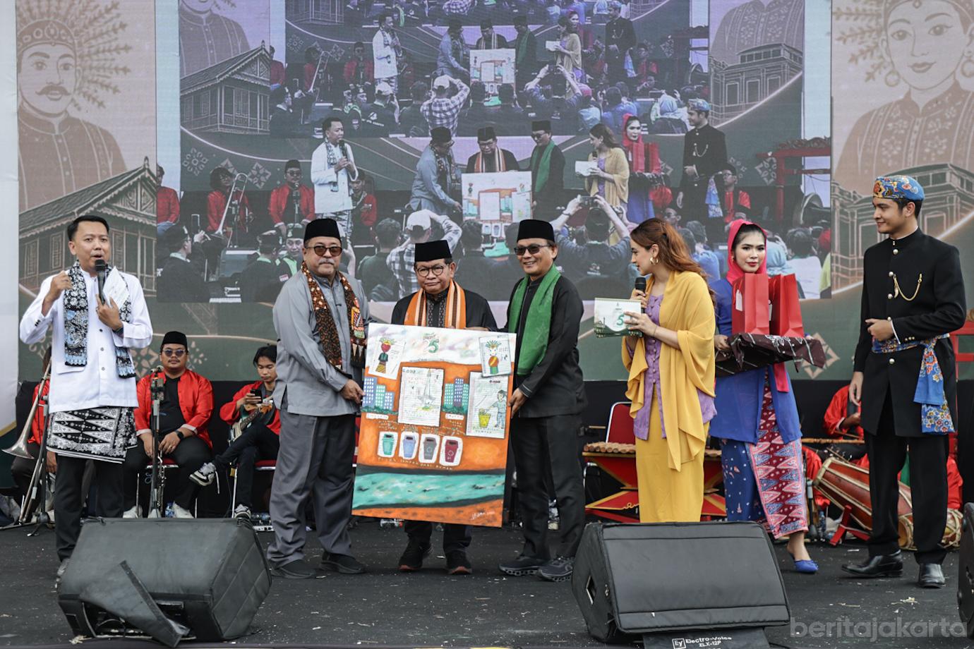 Pramono Pergub Lembaga Adat Betawi HUT FBR 7