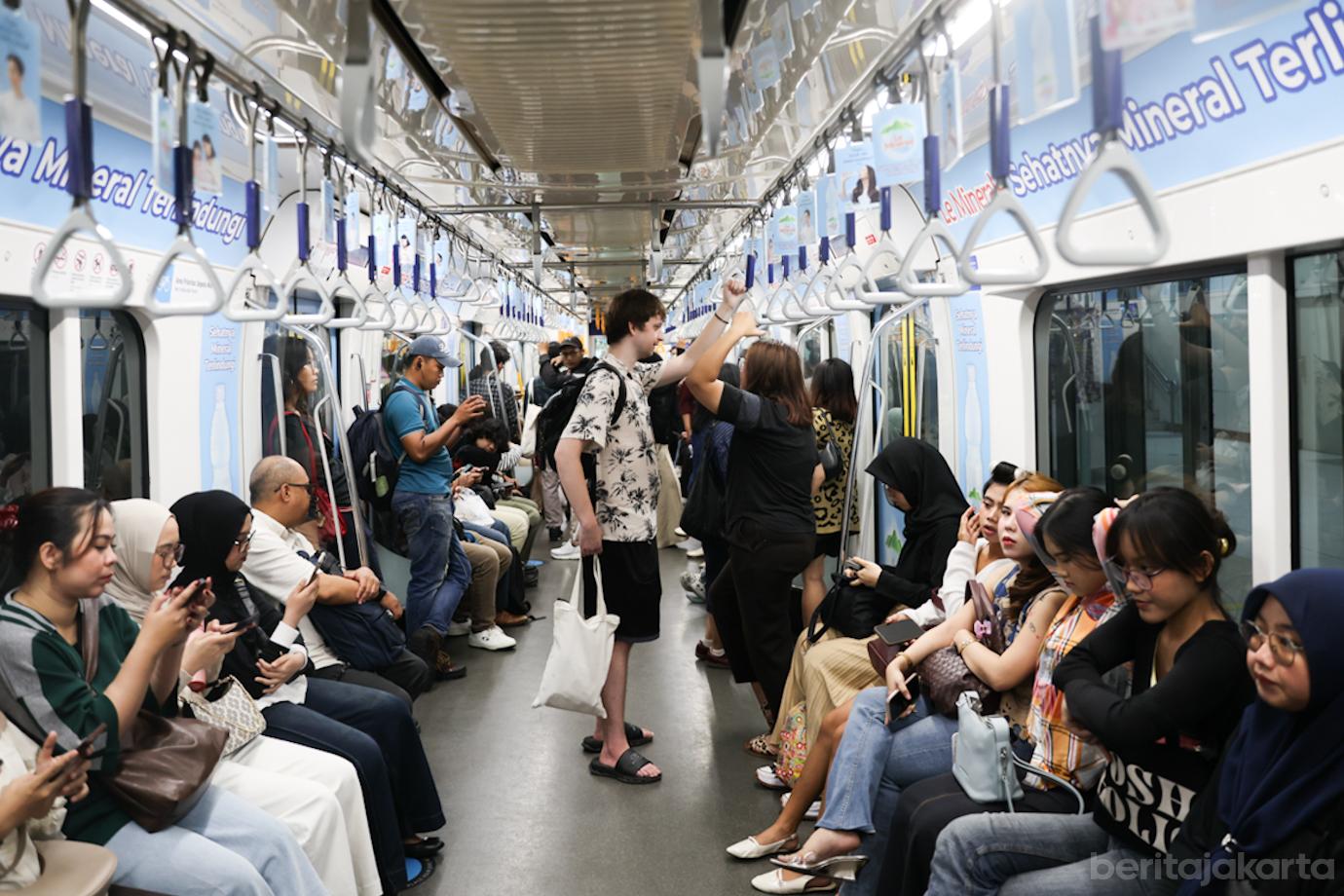 Kenaikan Pengguna Transum Jakarta 6