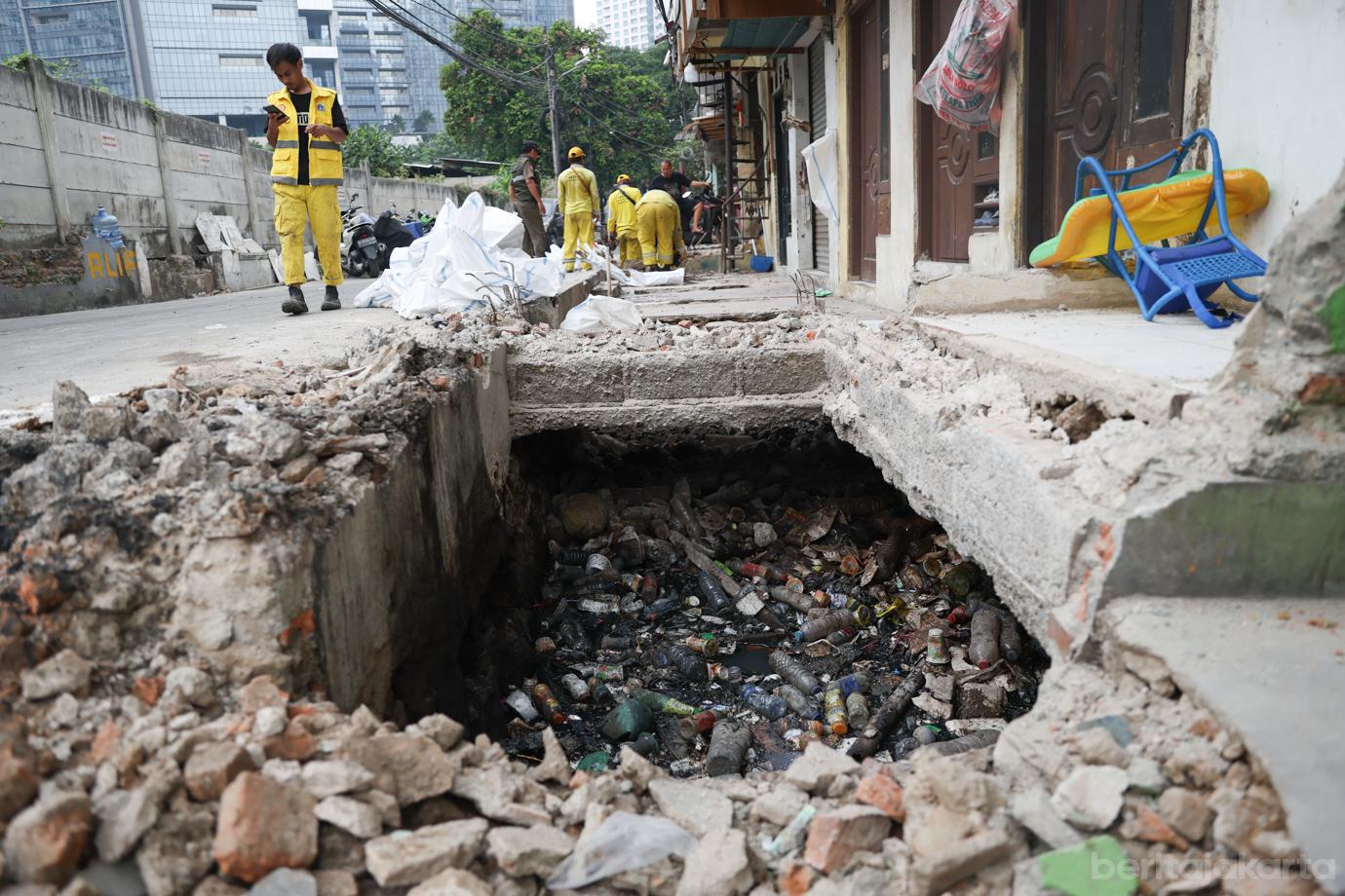 Normalisasi Saluran Jalan Abdul Jalil 6
