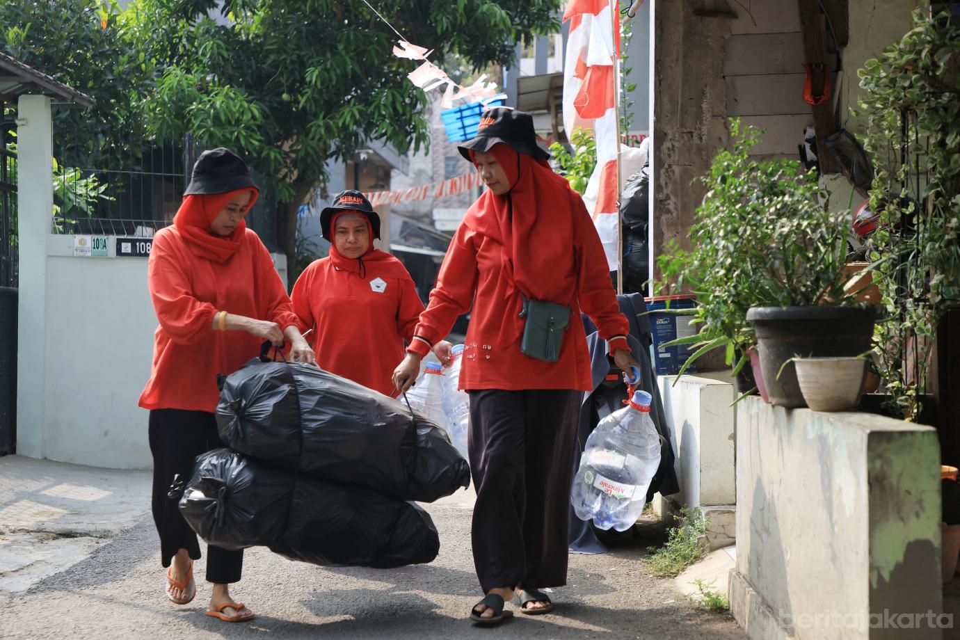 1.Bank Sampah Al Hidayah Kelola 300 Kilogram Sampah per Bulan