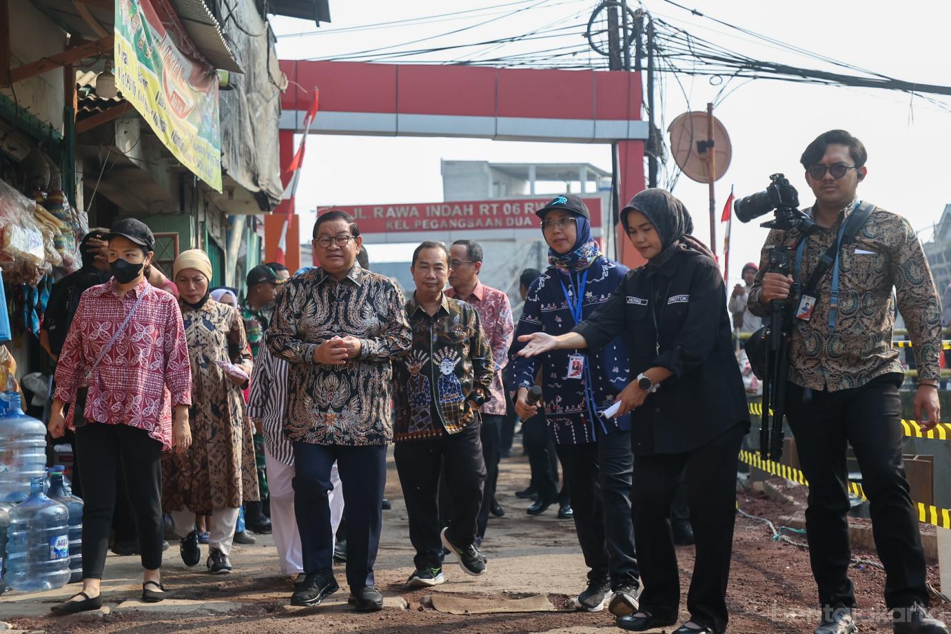 1 gub tinjau kali pegangsaan
