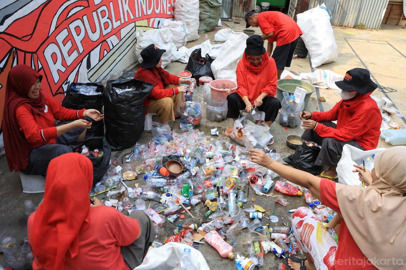4.Bank Sampah Al Hidayah Kelola 300 Kilogram Sampah per Bulan