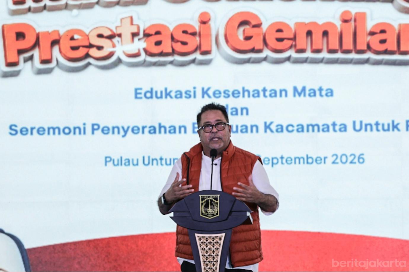 3 1.000 Pelajar di Kepulauan Seribu dan Jakut Terima Bantuan Kacamata 3