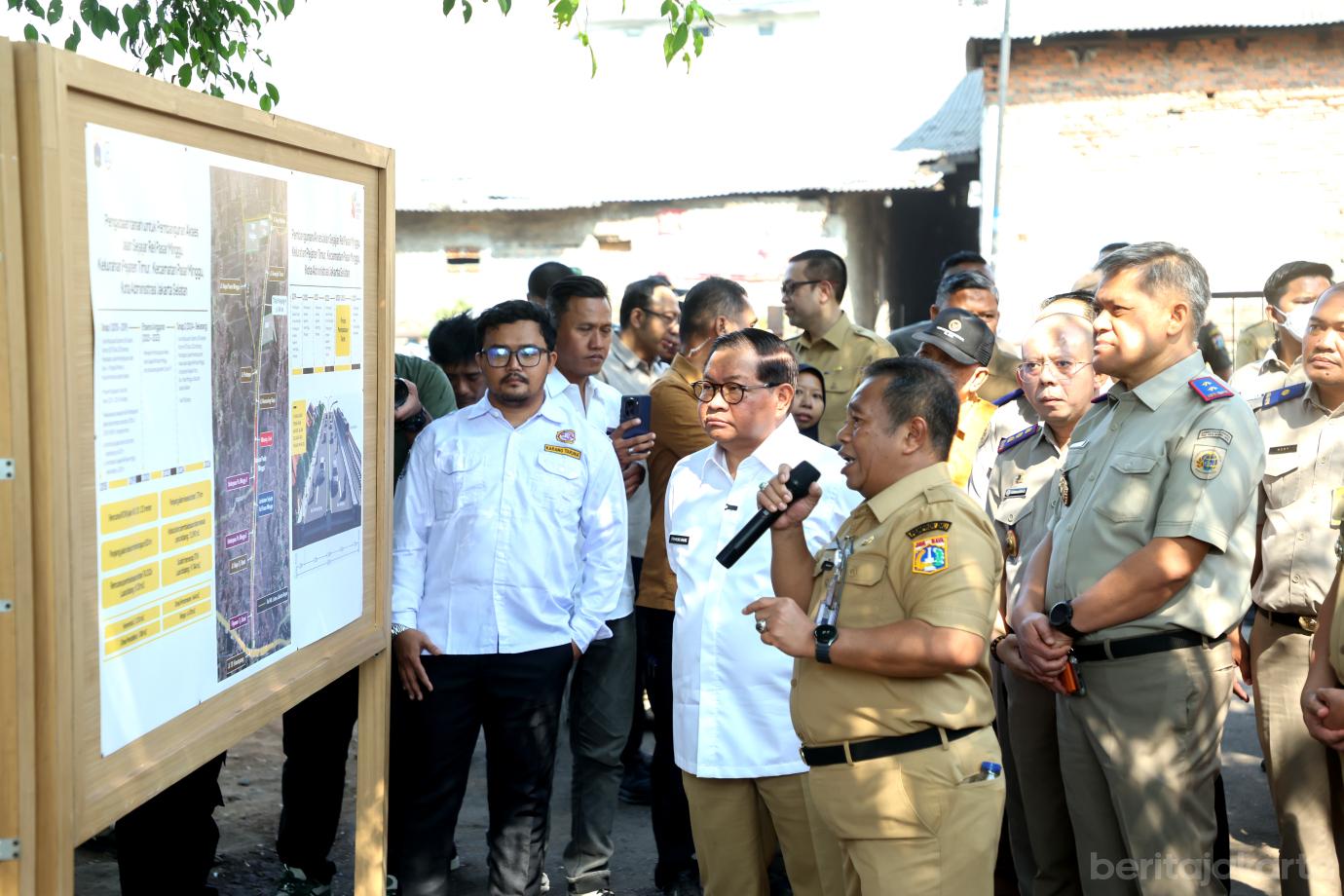 1 tinjau jalan kemuning