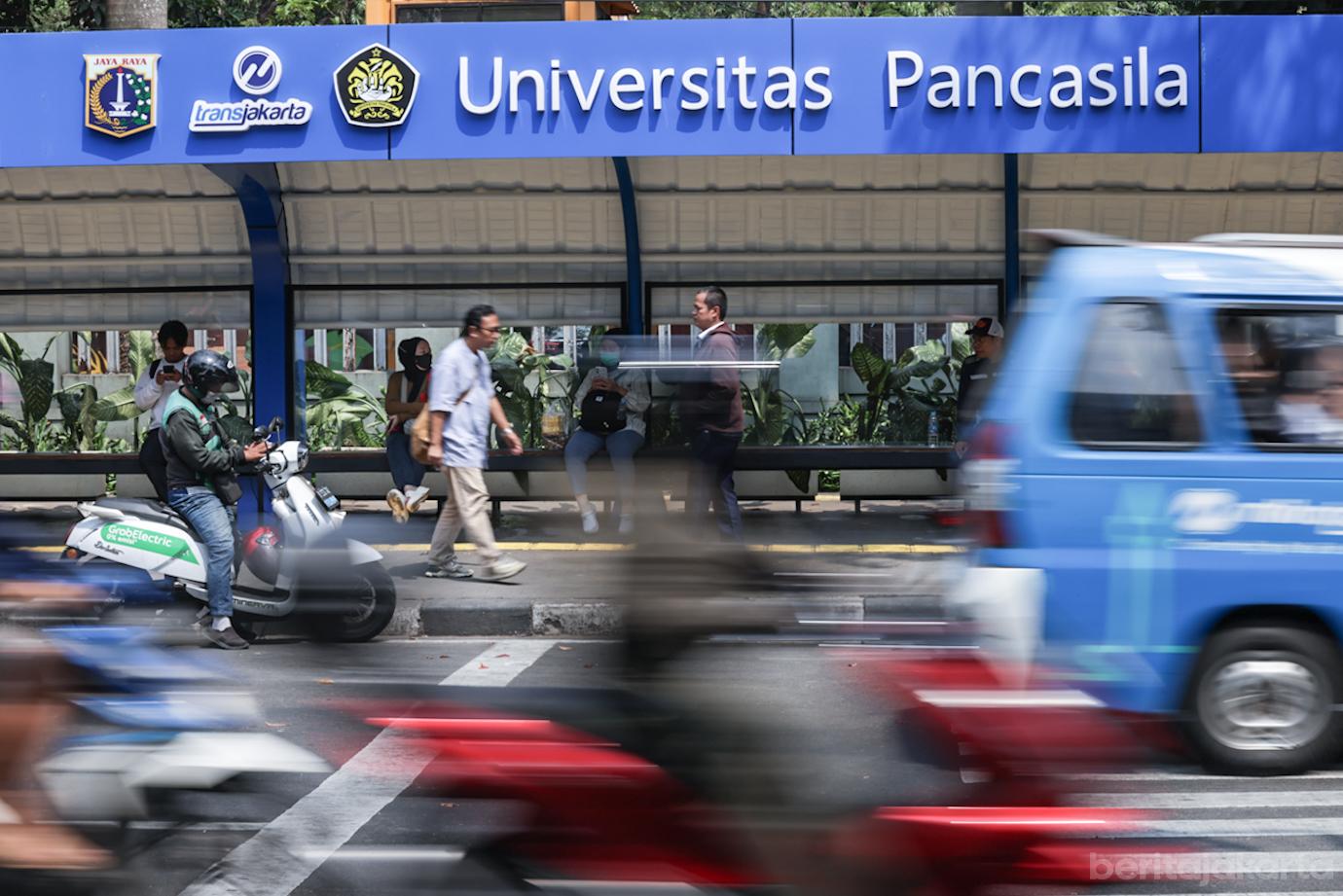 Halte Bus Universitas Pancasila Resmi Beroperasi Kembali 4