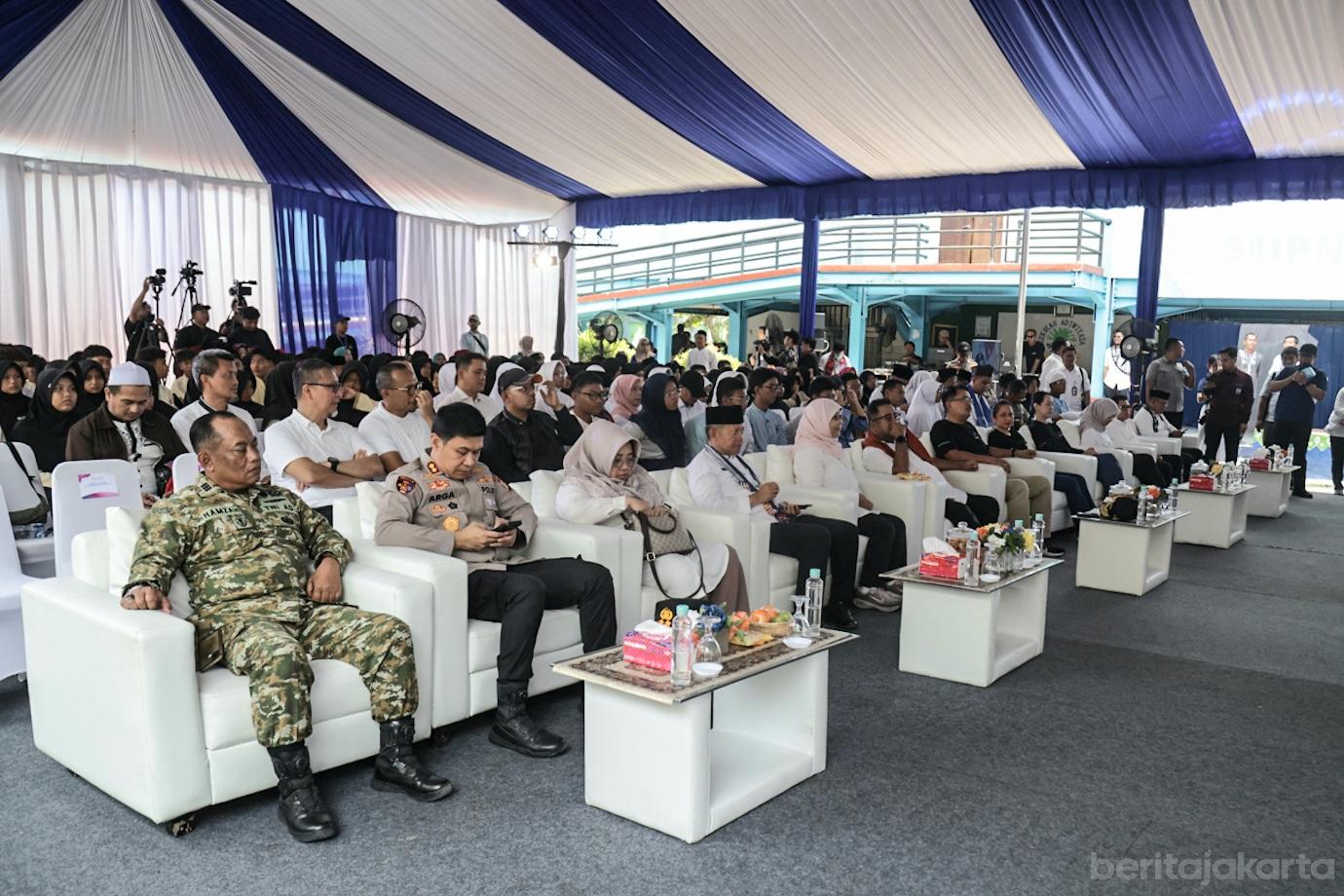 1 1.000 Pelajar di Kepulauan Seribu dan Jakut Terima Bantuan Kacamata 1