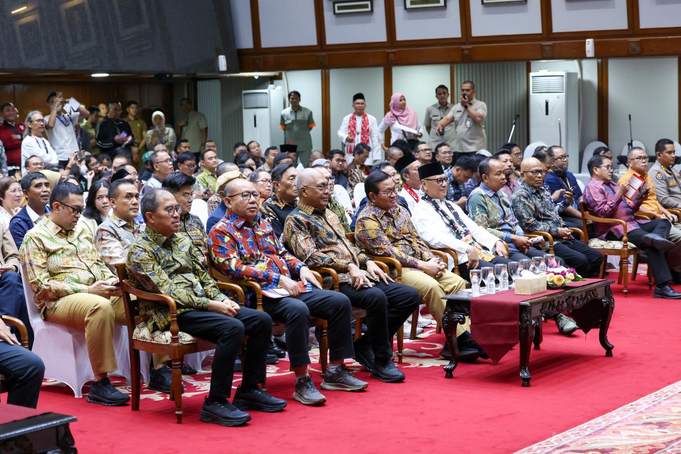 1 pram serahkan mh tjamerin