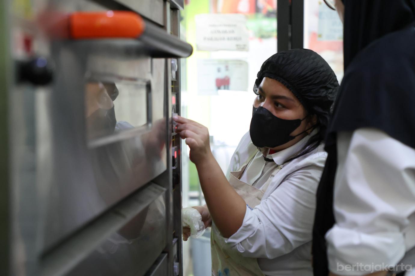 9.20 Peserta Penyandang Disabilitas Ikuti Pelatihan Bakery