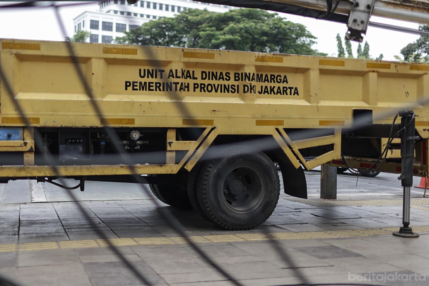 Penertiban Kabel Utilitas di Jalan Proklamasi Jakpus 7