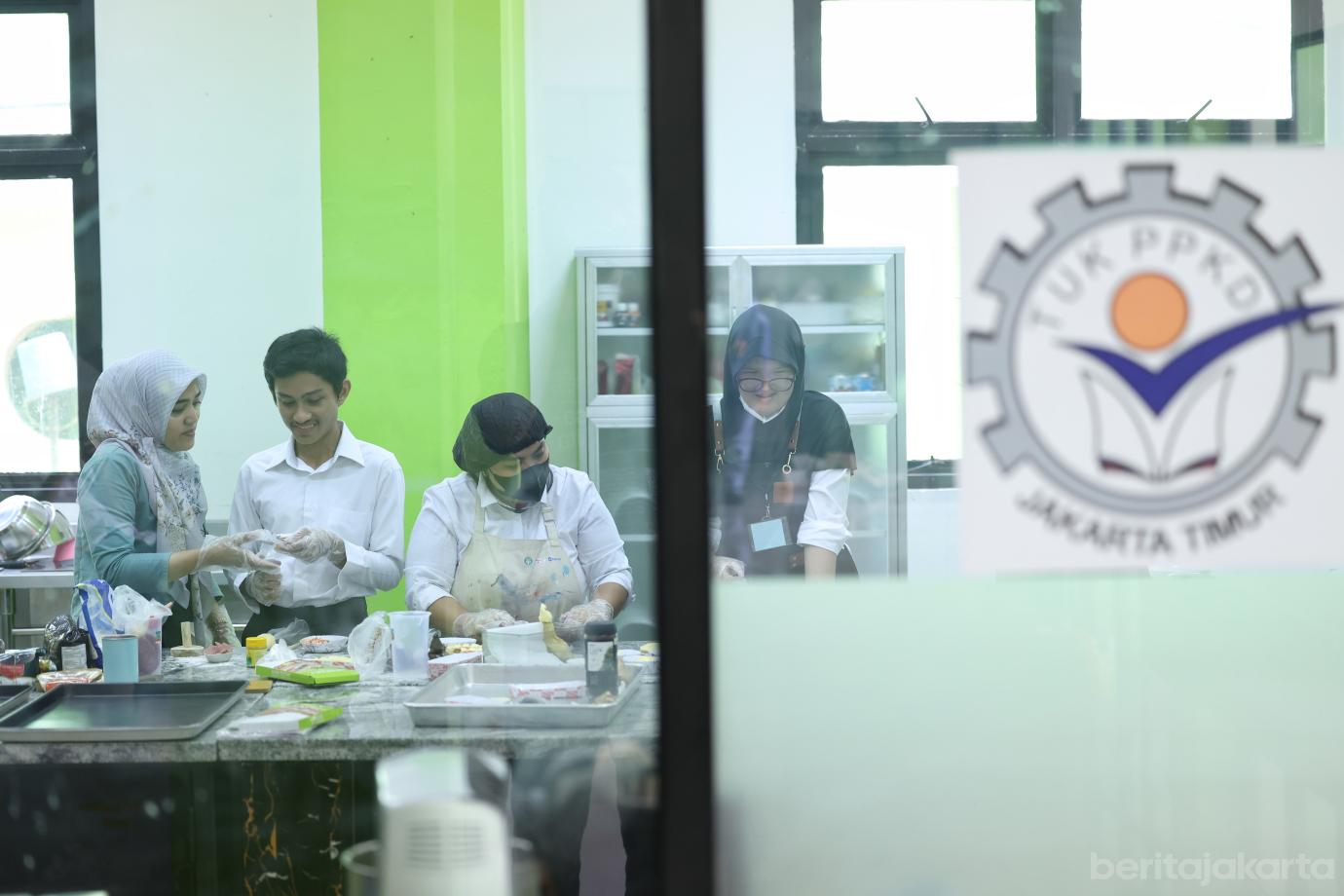 2.20 Peserta Penyandang Disabilitas Ikuti Pelatihan Bakery