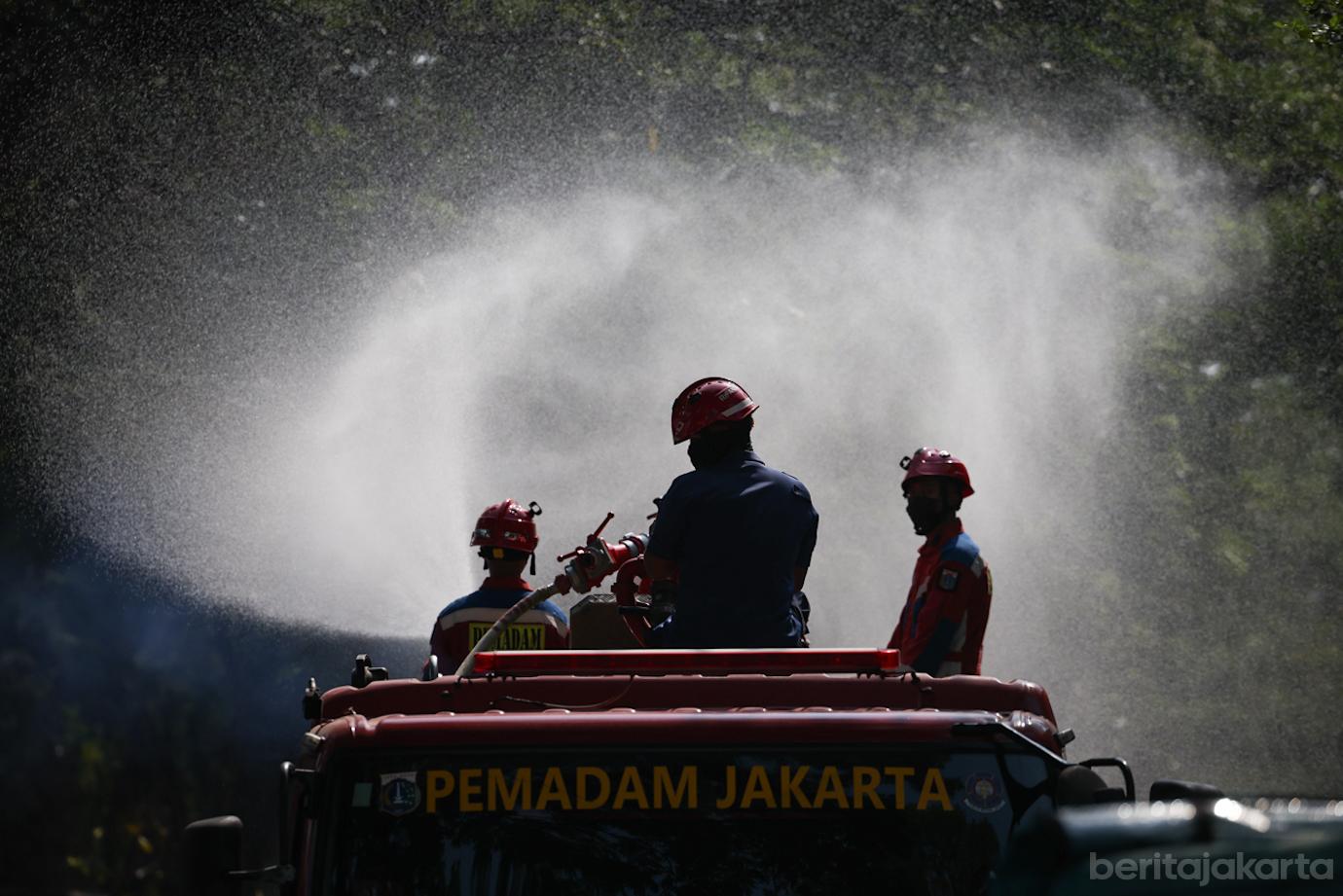 Pemadam Semprot TMII 6