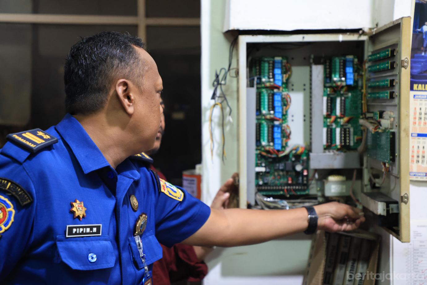 8.Gulkarmat DKI Lakukan Pengawasan Rutin di Kantor Wali Kota Jaktim