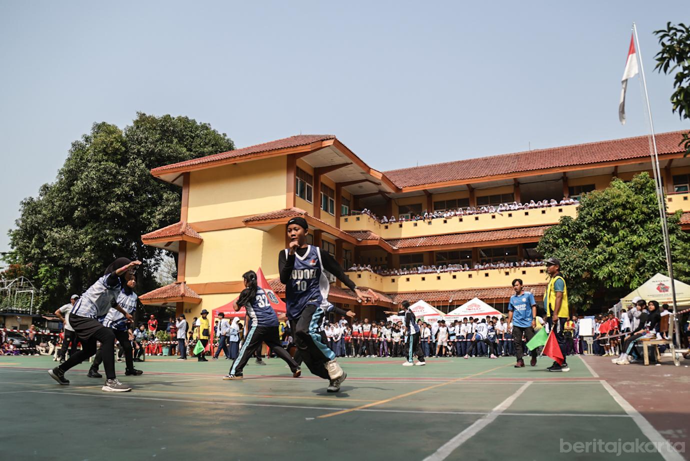 Adu Ketangkasan Pelajar SD dan SMP di Keujaran Hadang Jakarta Barat 2
