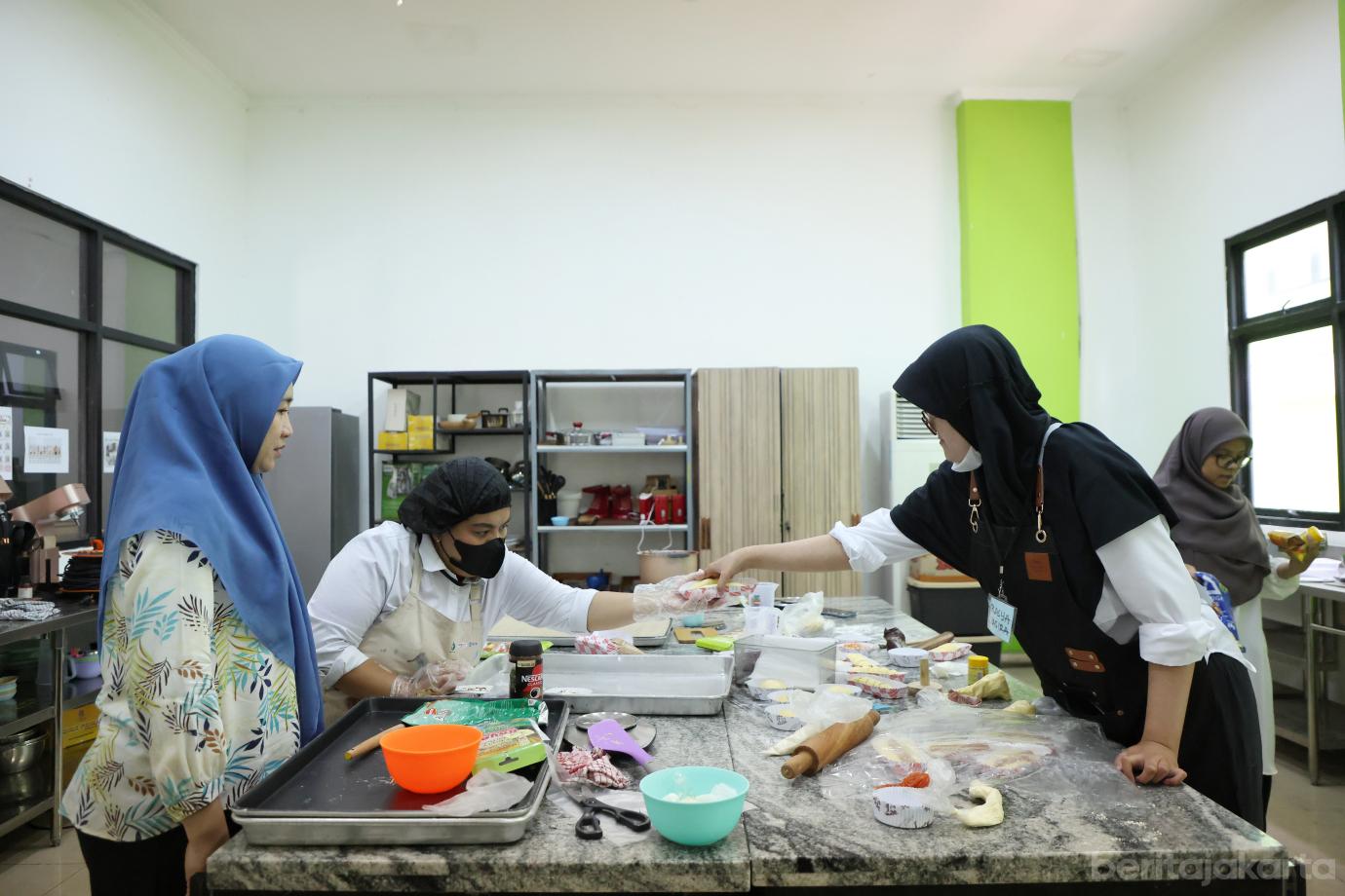7.20 Peserta Penyandang Disabilitas Ikuti Pelatihan Bakery