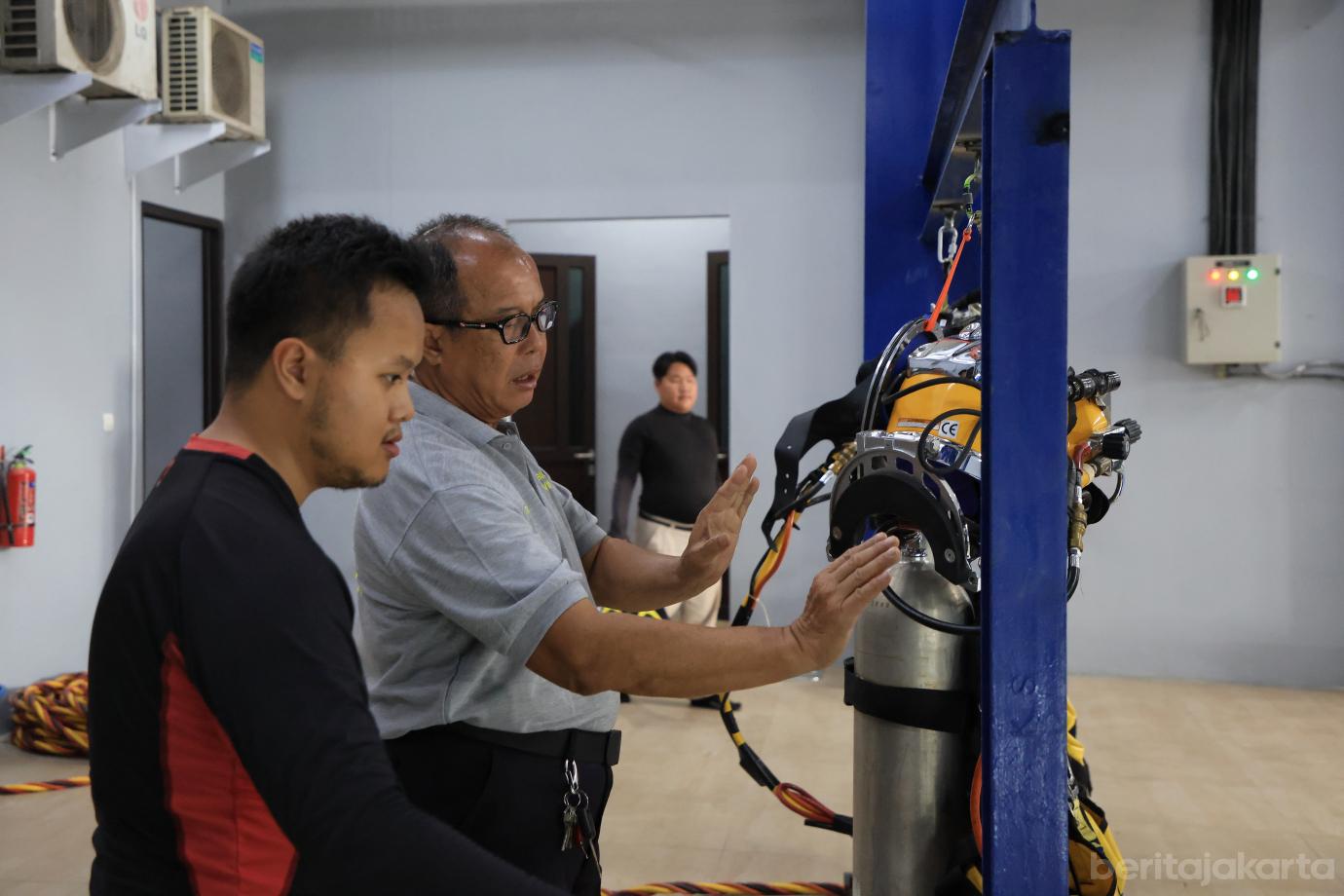 2.PPKPL Condet Gelar Pelatihan Pengelasan Bawah Air