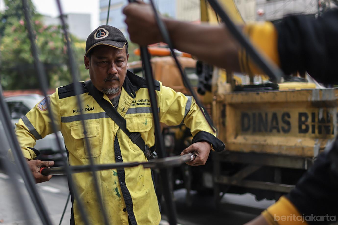 Penertiban Kabel Utilitas di Jalan Proklamasi Jakpus 3