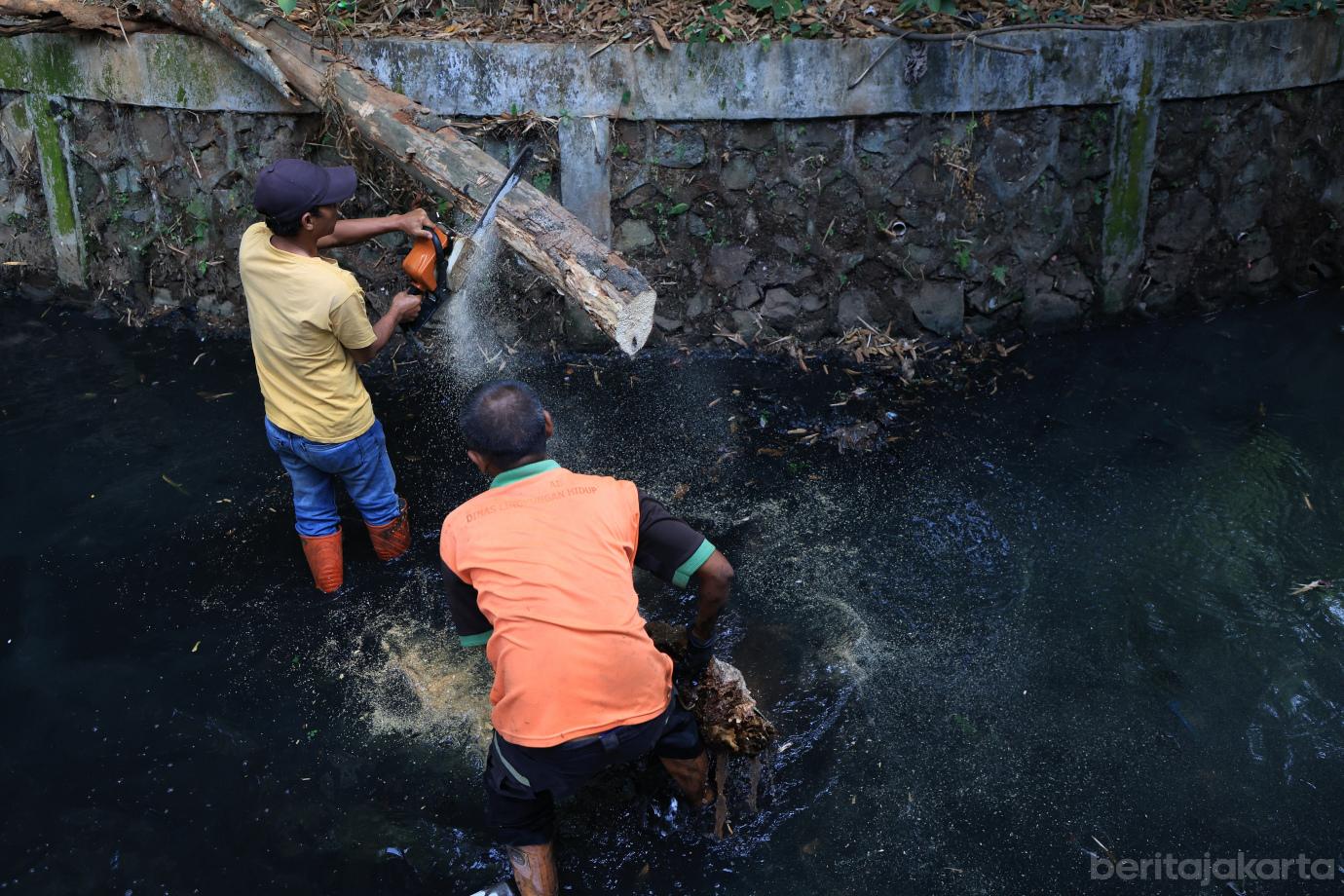 2.Kerja Bakti Kelurahan Cibubur