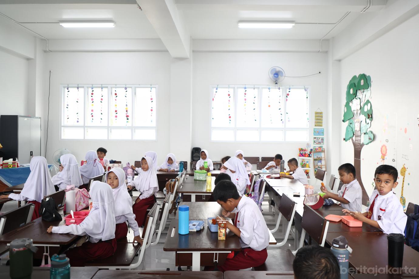 8.Pemprov DKI Rampungkan Renovasi 16 Gedung Sekolah