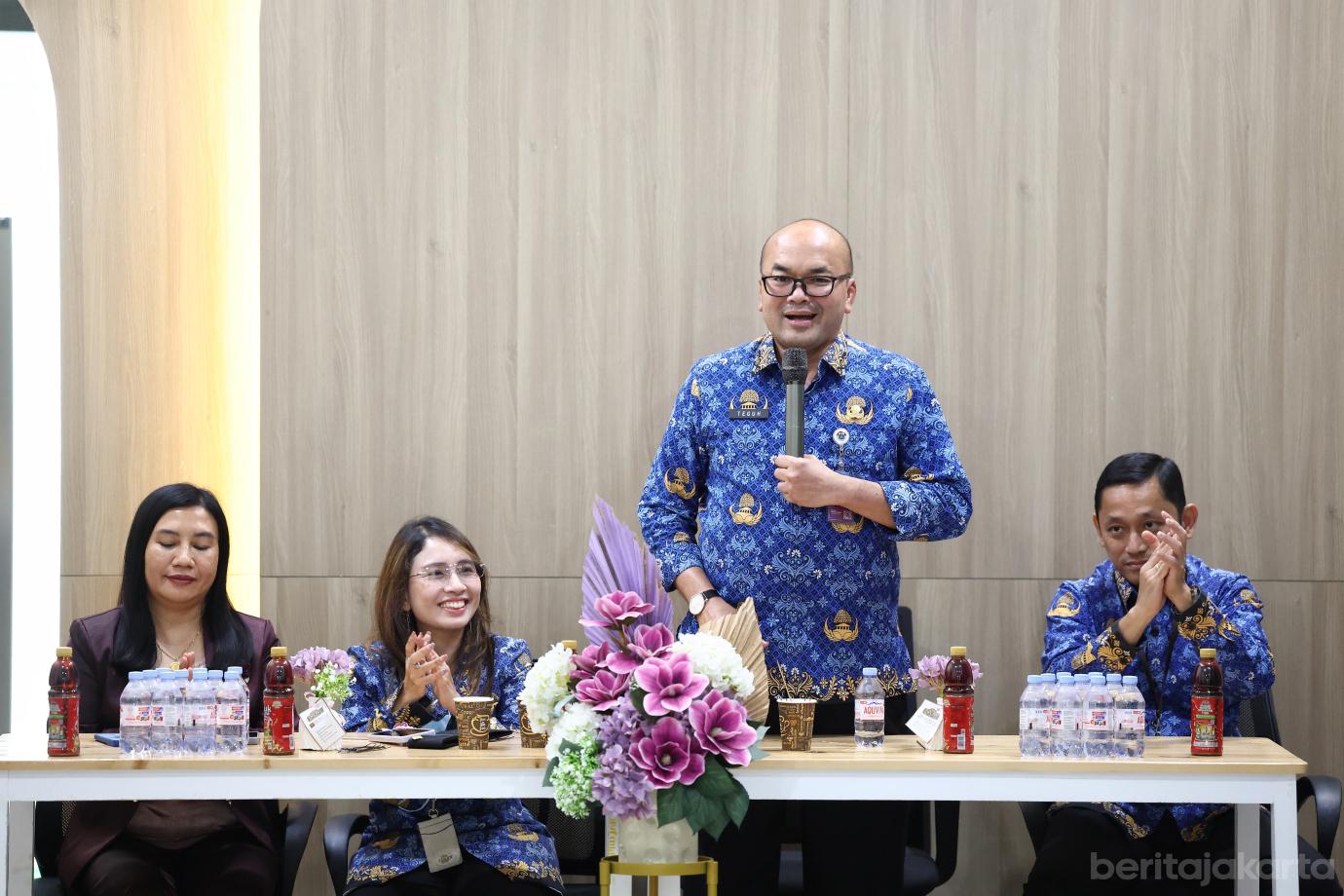 9.Peserta Pelatihan MUA PPKD Jakarta Timur Ikuti Tantangan Rias Karakter