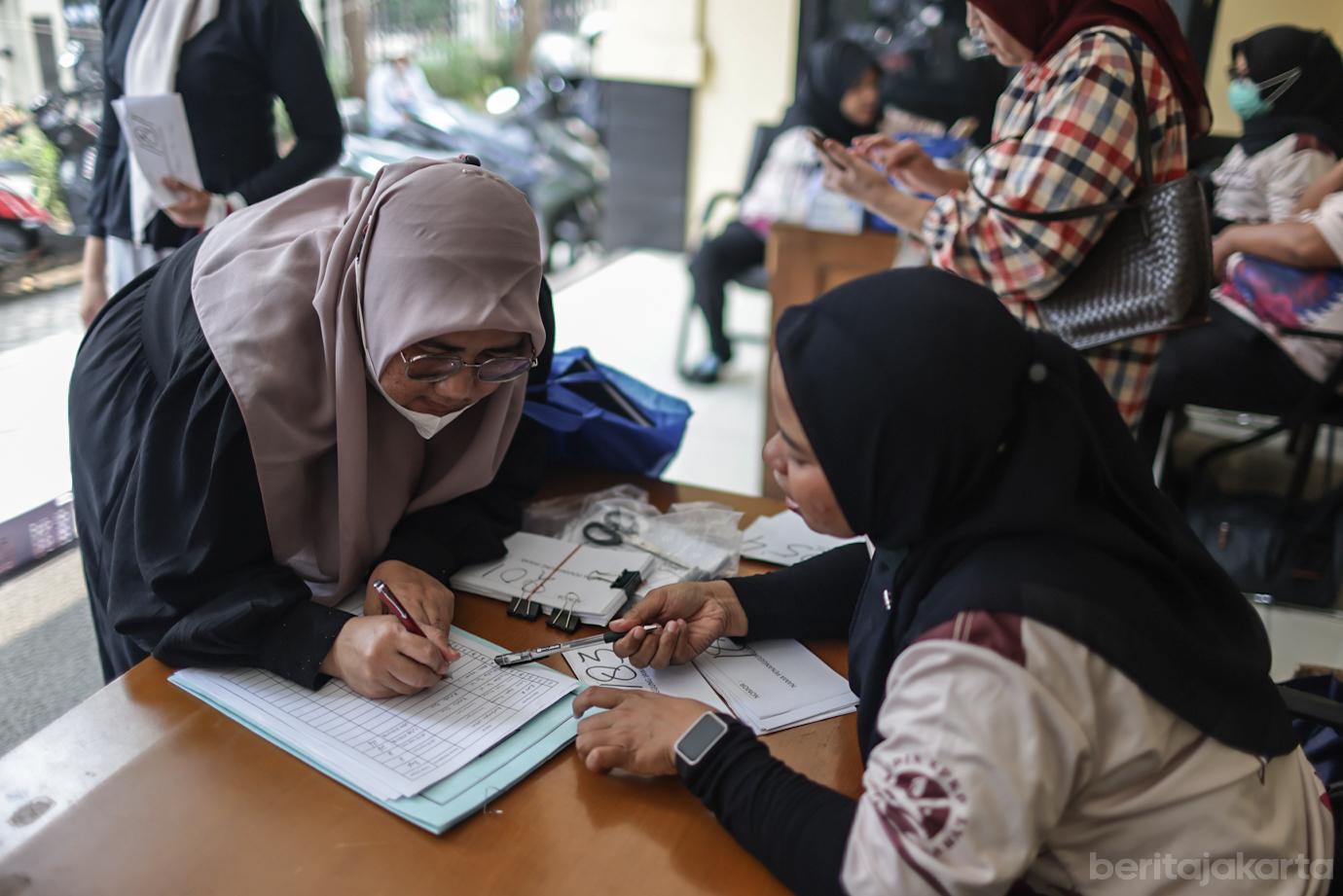 Sudin KPKP Jakbar Sterilisasi 221 Kucing Jantan di Kembangan 1