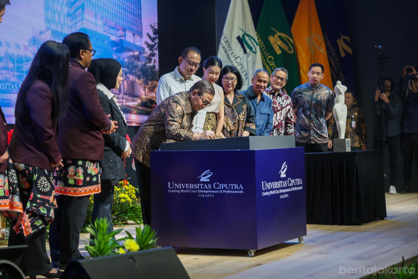 7 universitas ciputra