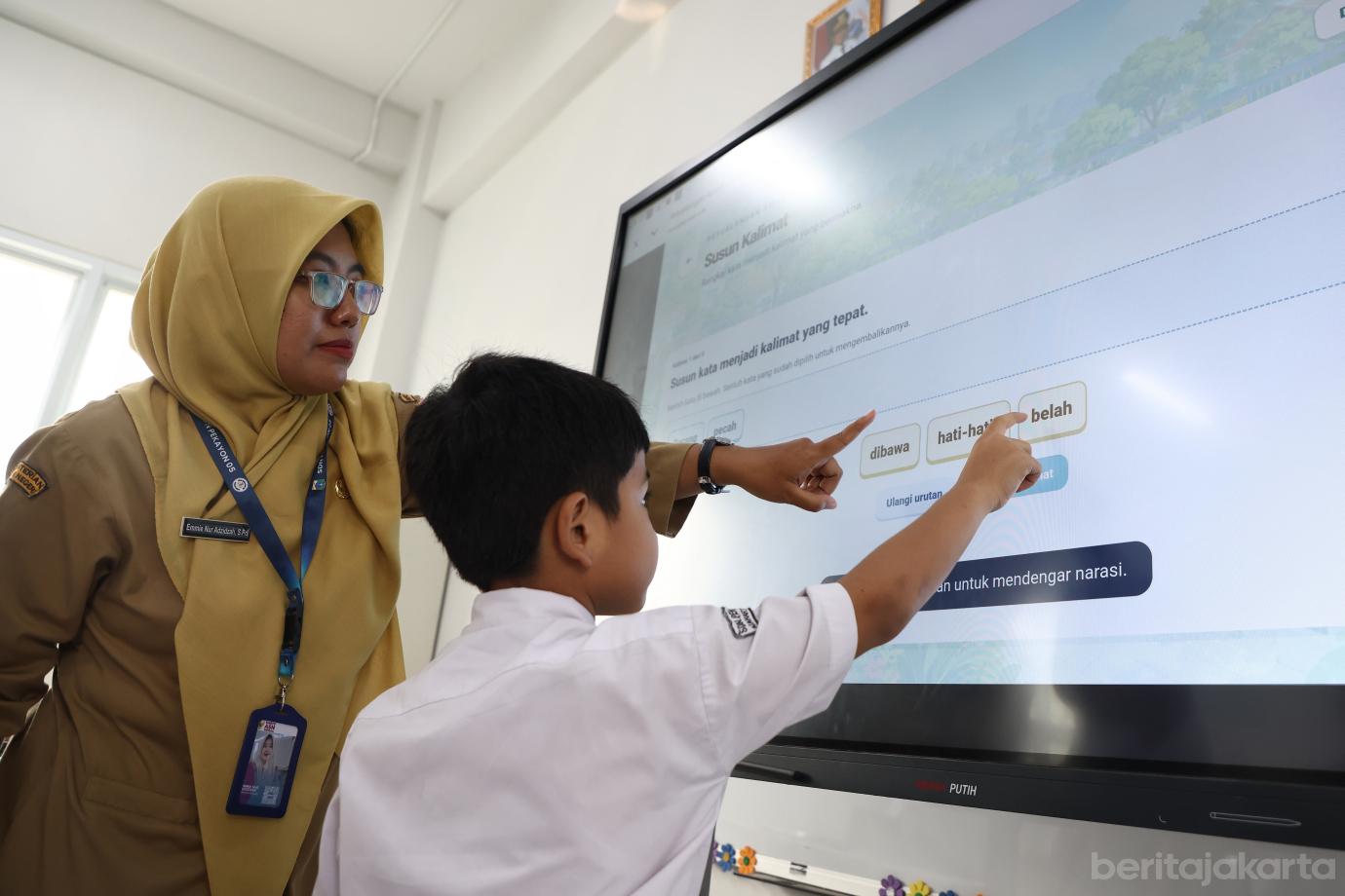 7.Pemprov DKI Rampungkan Renovasi 16 Gedung Sekolah